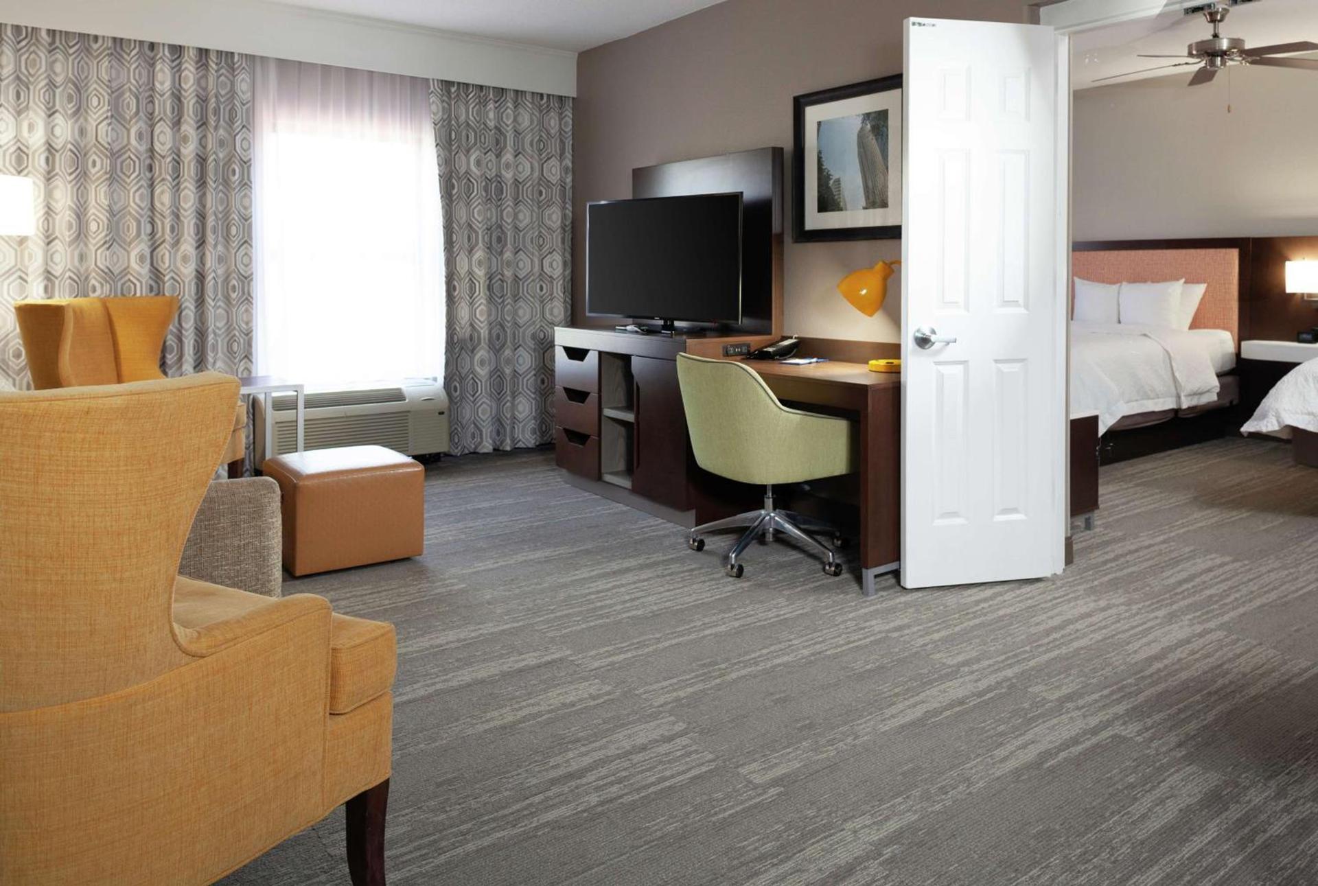 Hampton Inn & Suites Concord-Charlotte photo 17