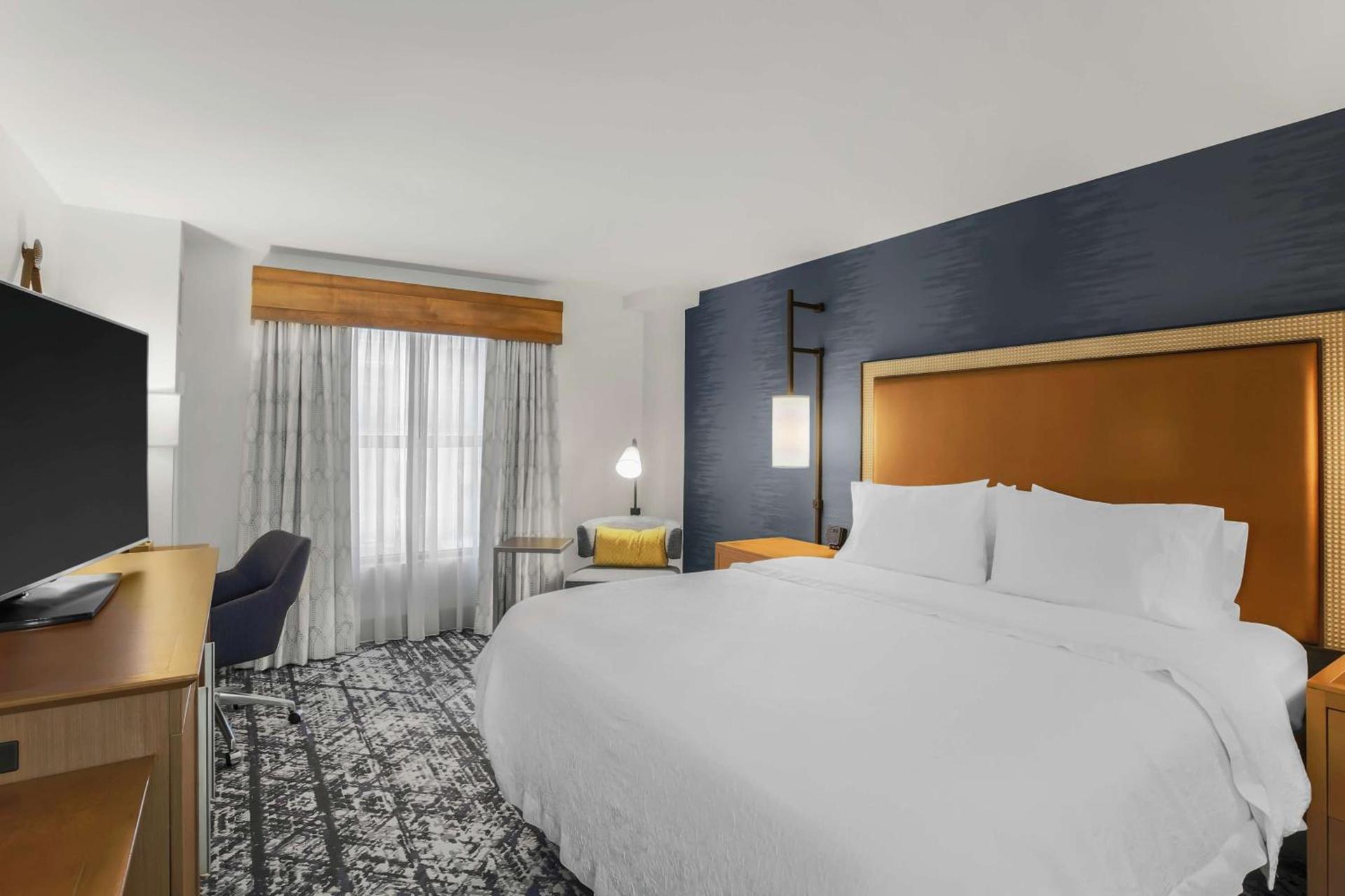 Hampton Inn & Suites Austin - Downtown photo 54