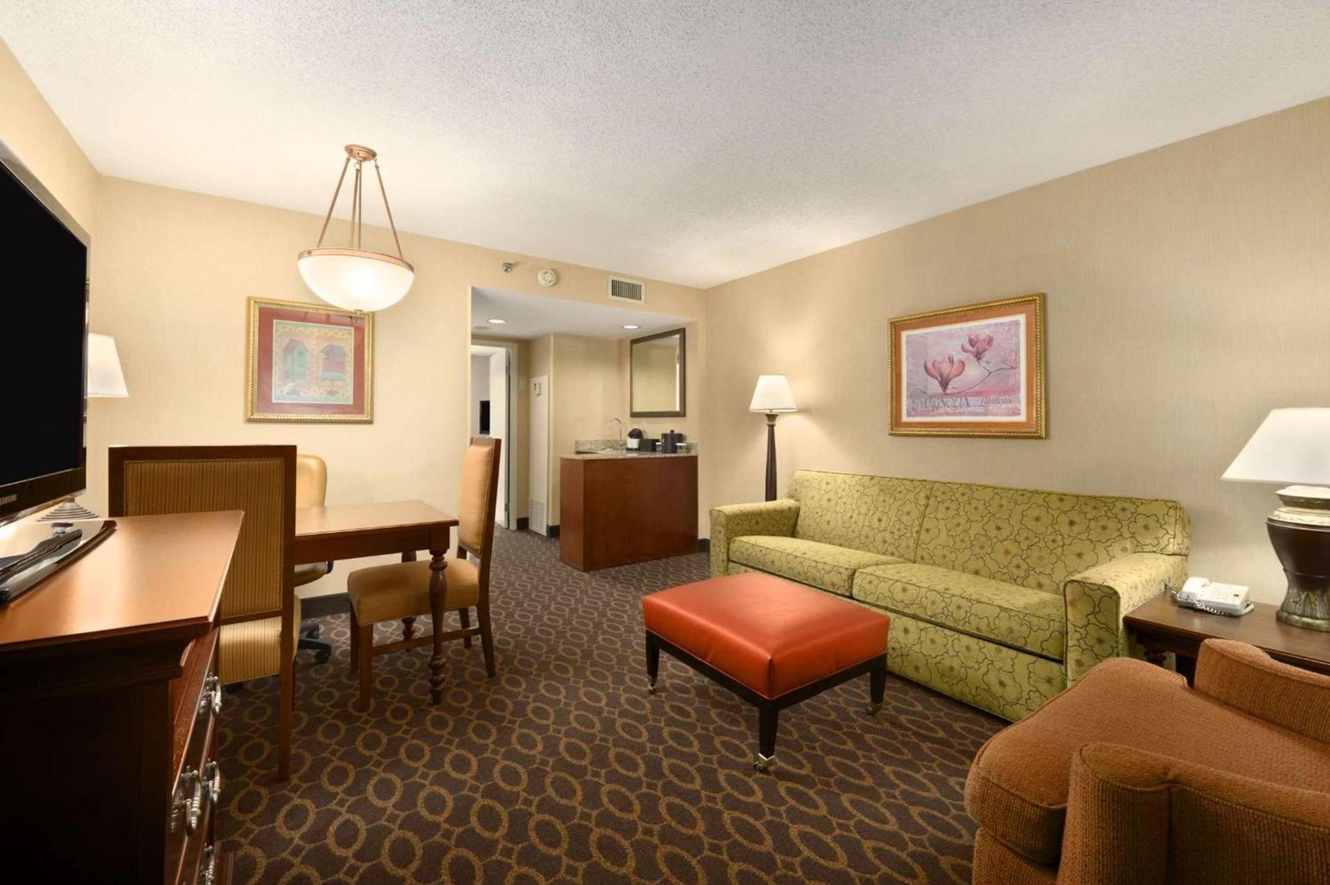 Embassy Suites by Hilton Atlanta Airport photo 24