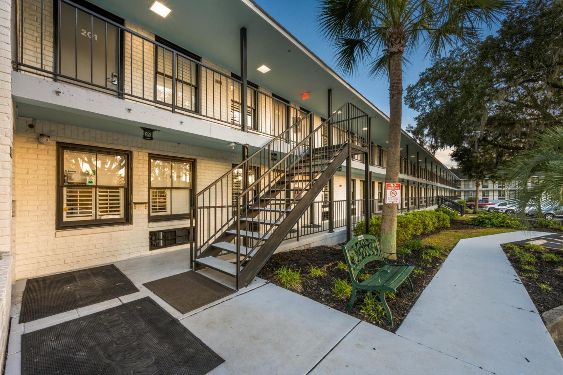 Charleston Creekside Inn photo 4