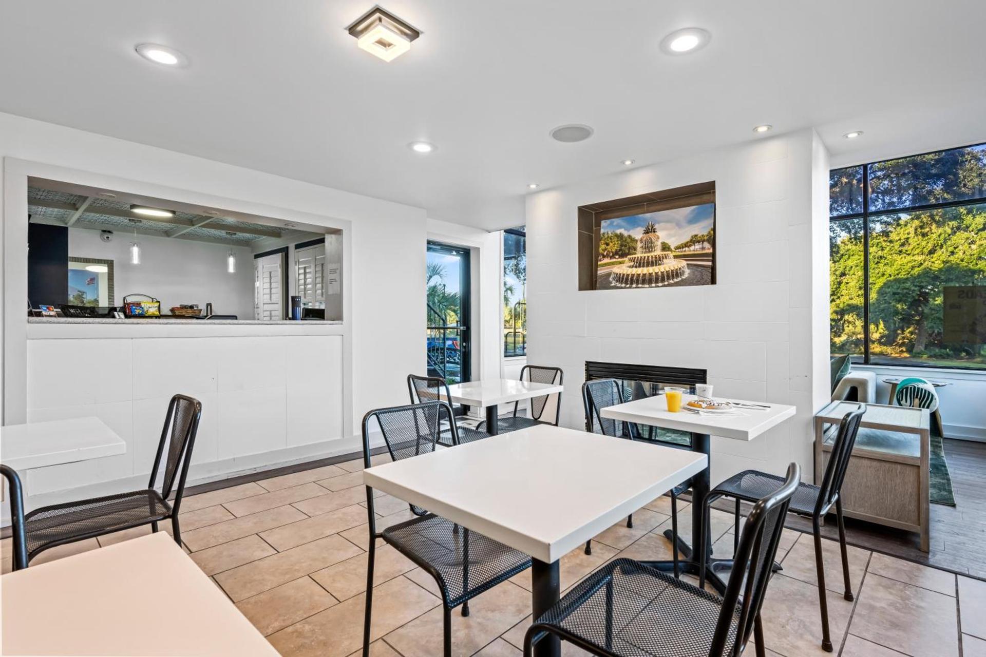 Charleston Creekside Inn photo 19