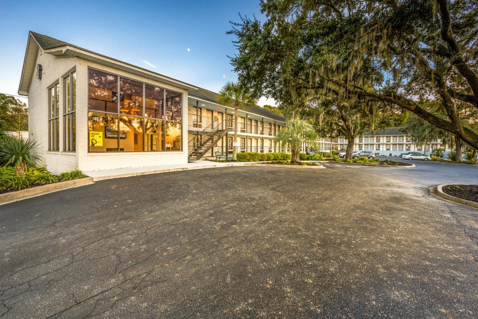Charleston Creekside Inn photo 20