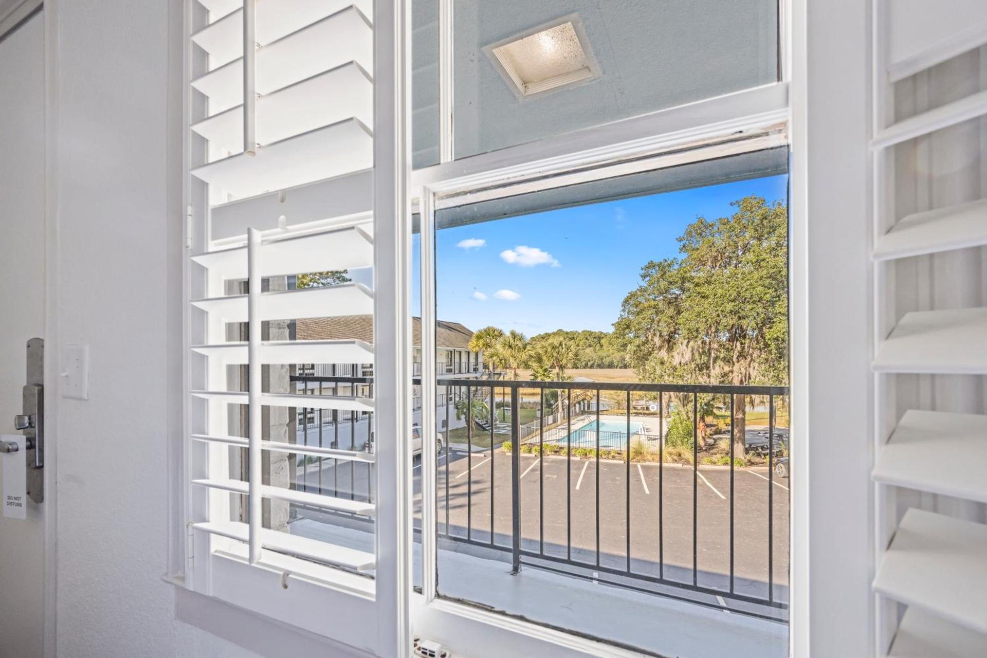Charleston Creekside Inn photo 43