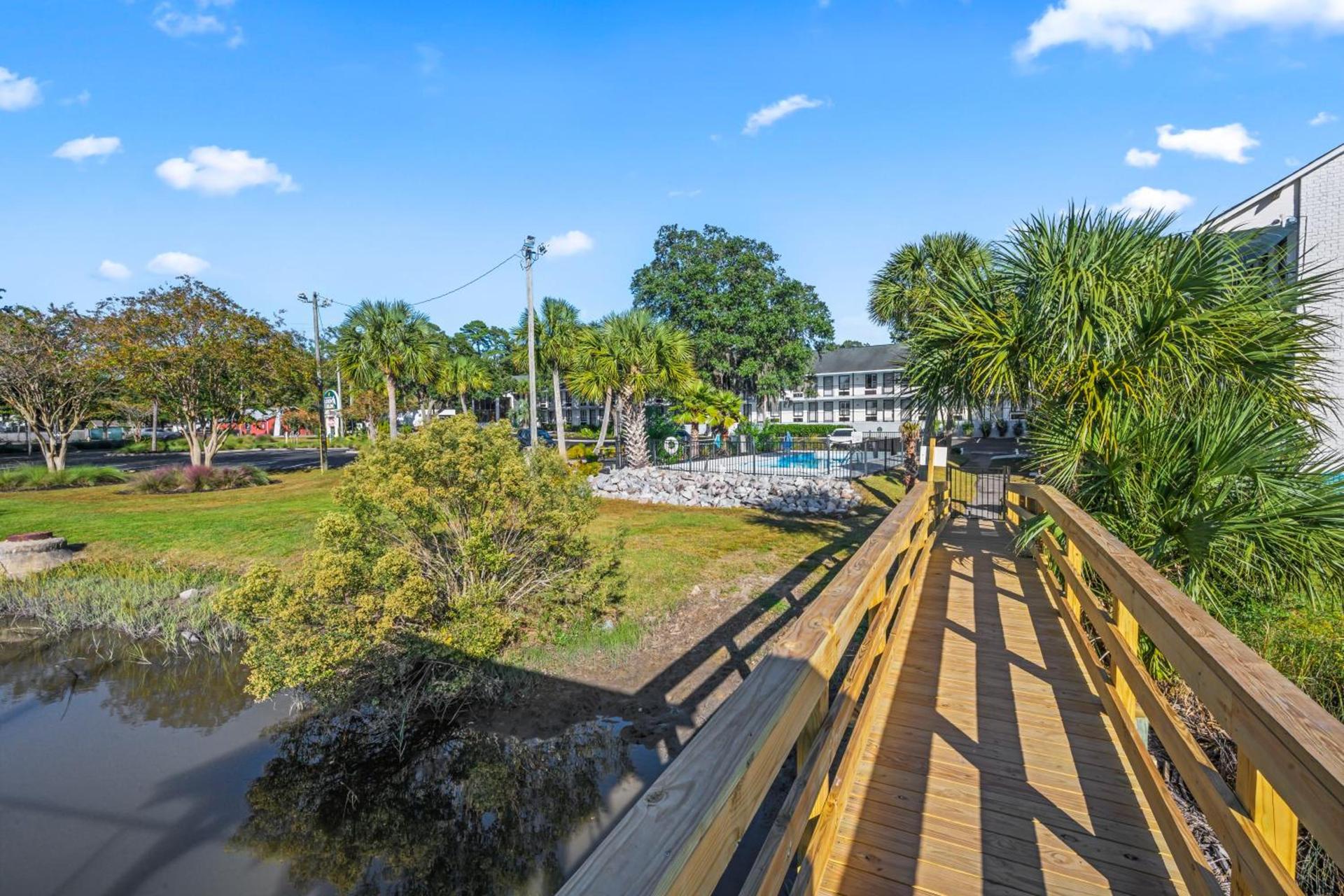 Charleston Creekside Inn photo 40