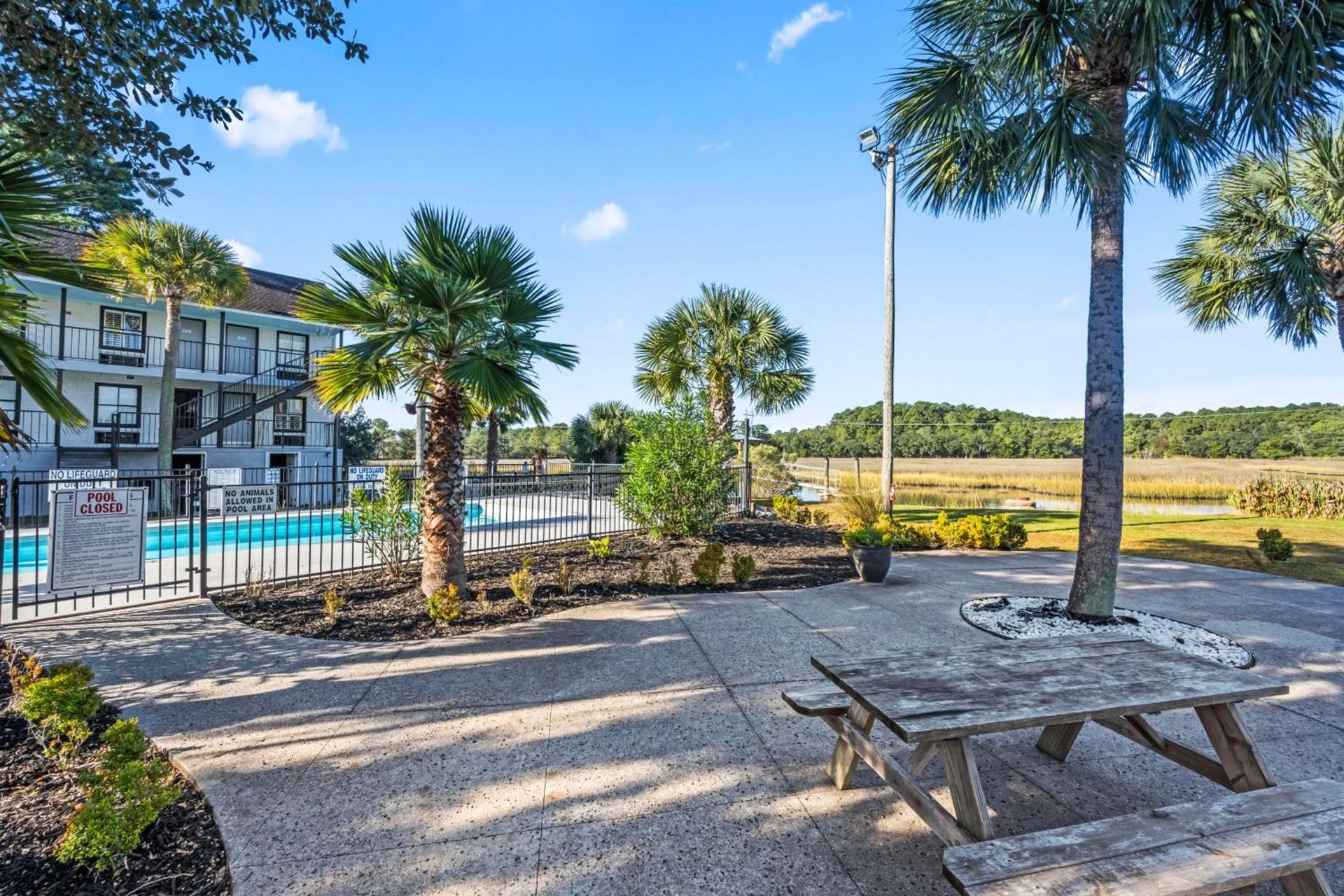 Charleston Creekside Inn photo 39