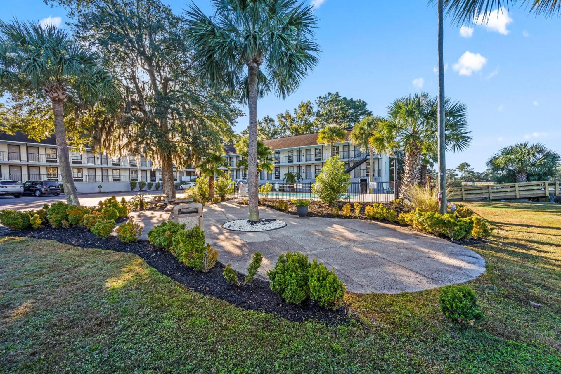 Charleston Creekside Inn photo 35