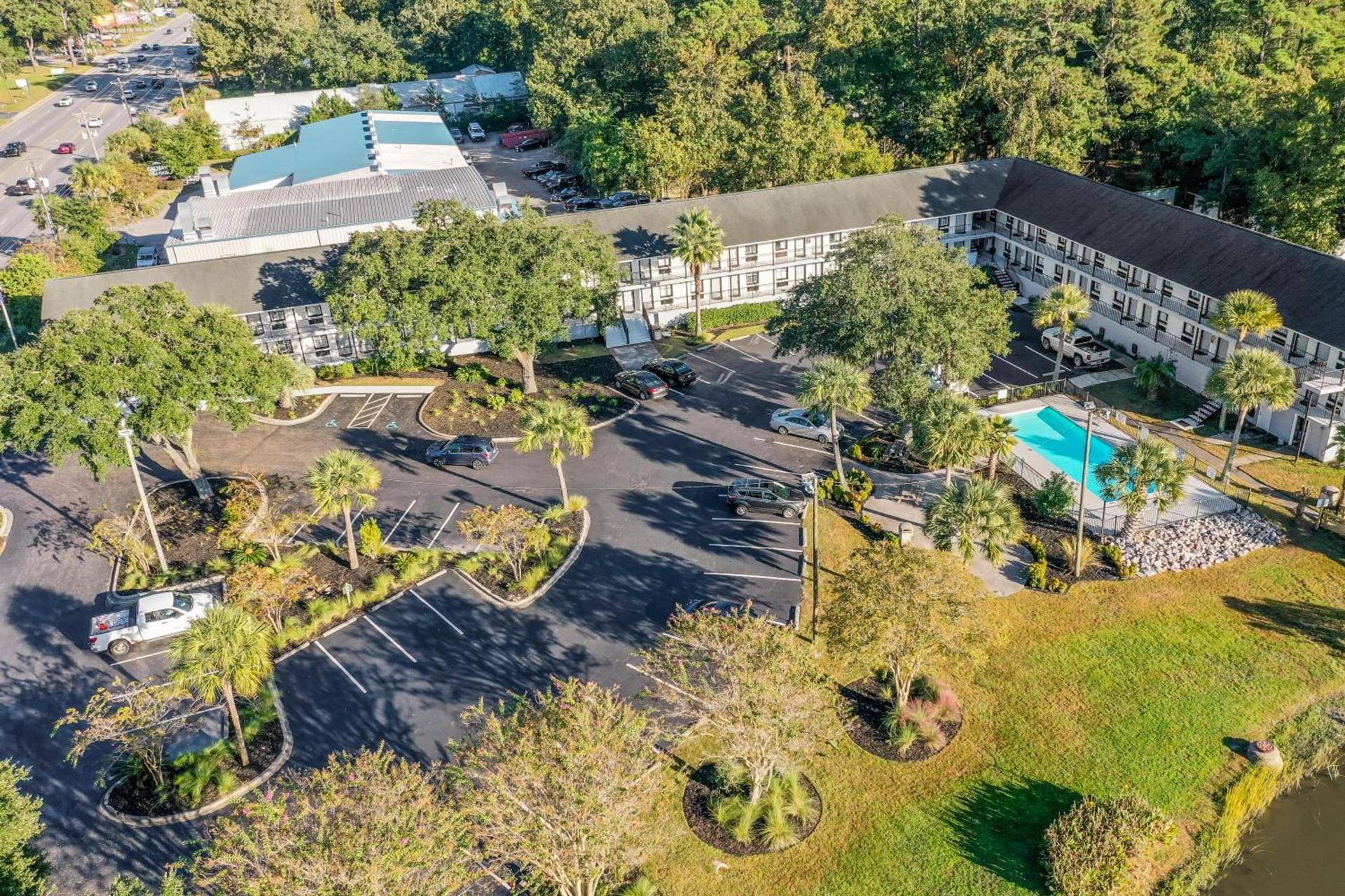 Charleston Creekside Inn photo 38