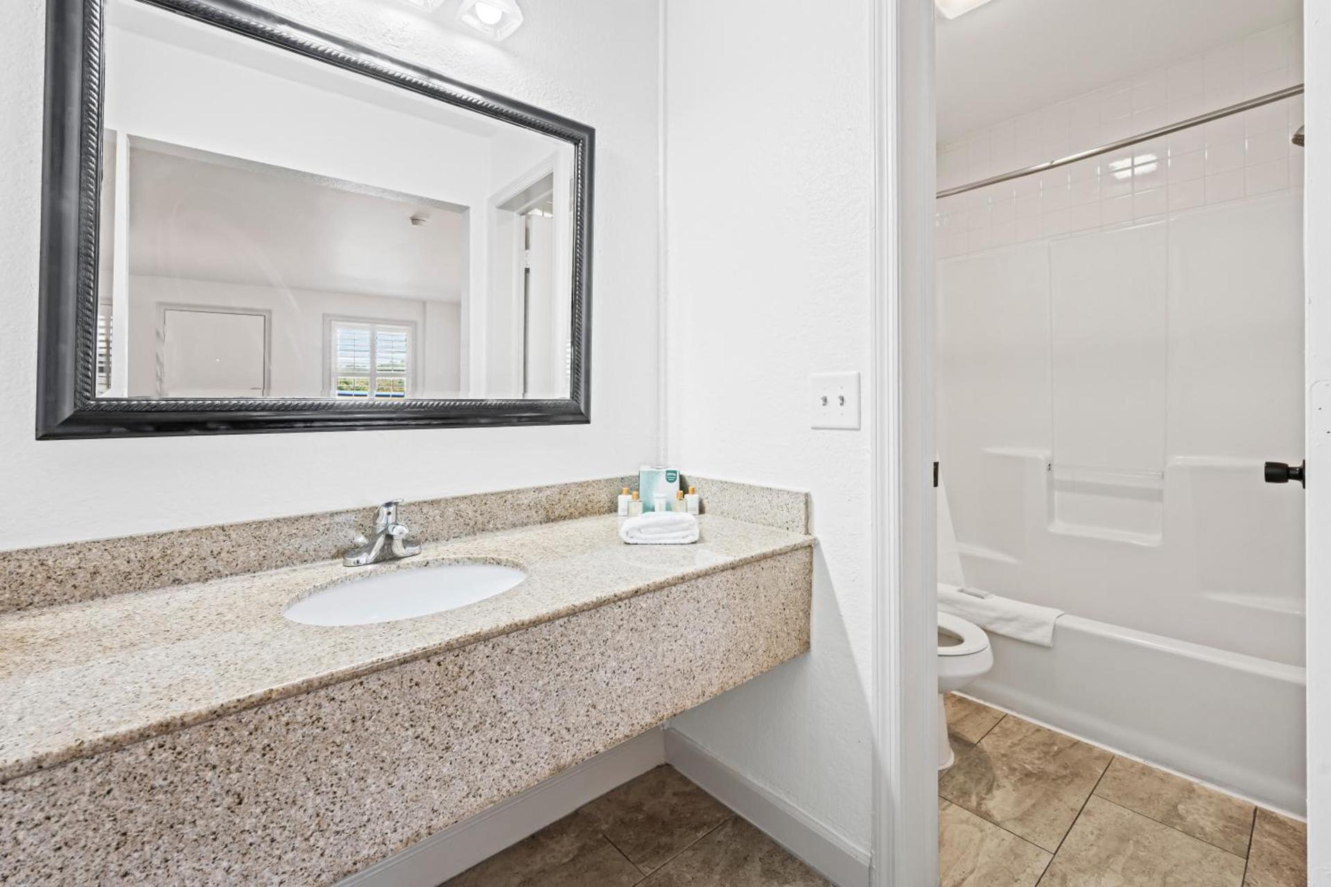 Charleston Creekside Inn photo 28
