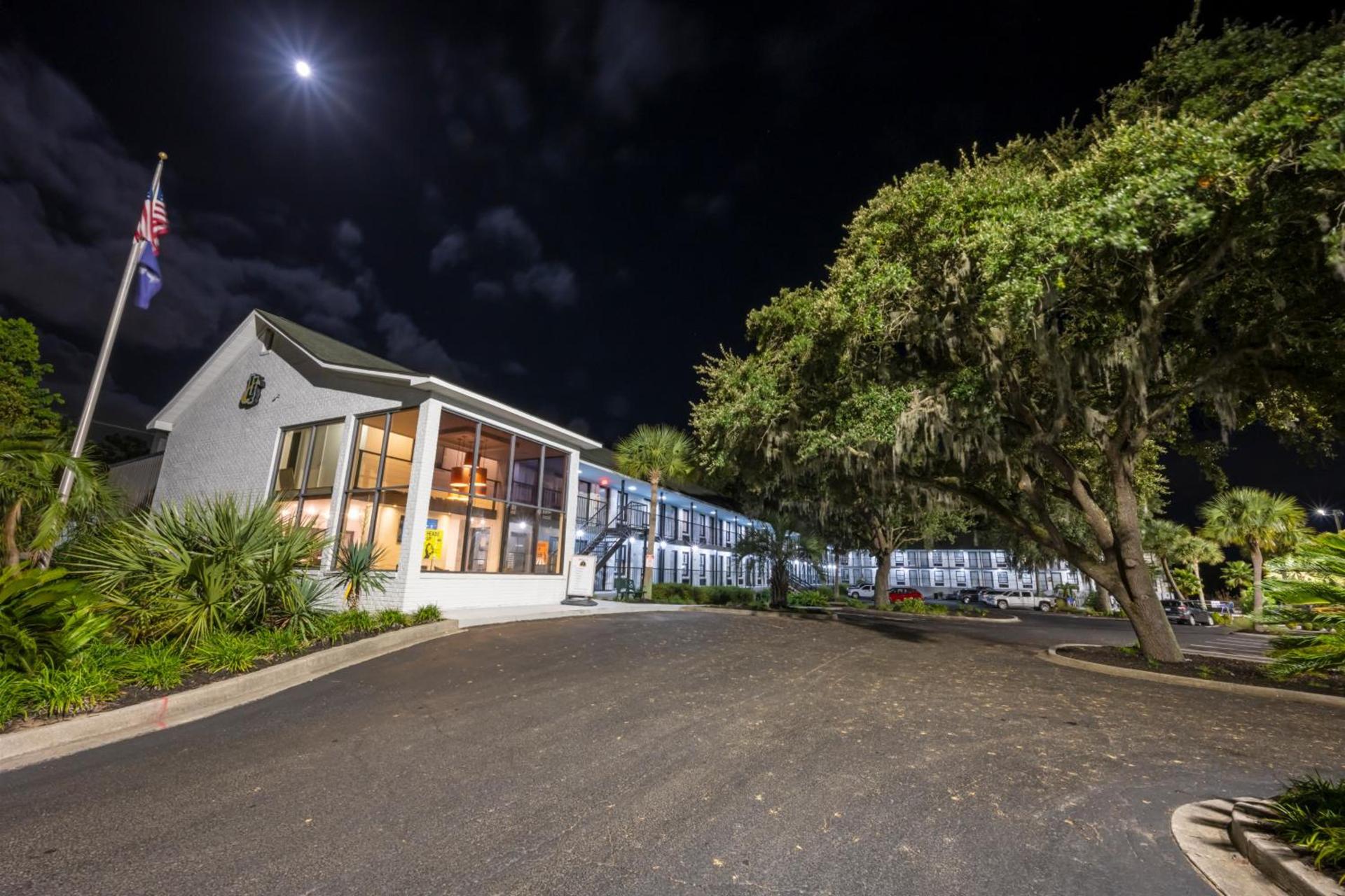 Charleston Creekside Inn photo 48