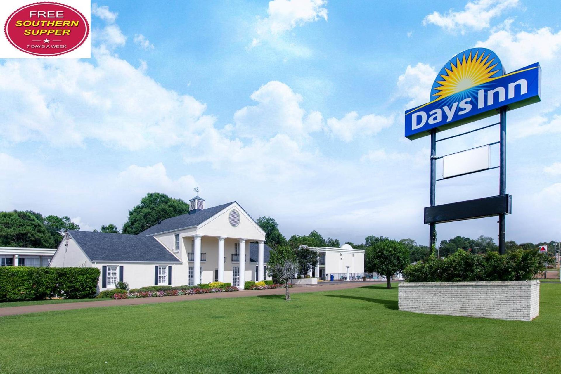 Days Inn by Wyndham Natchez photo 92