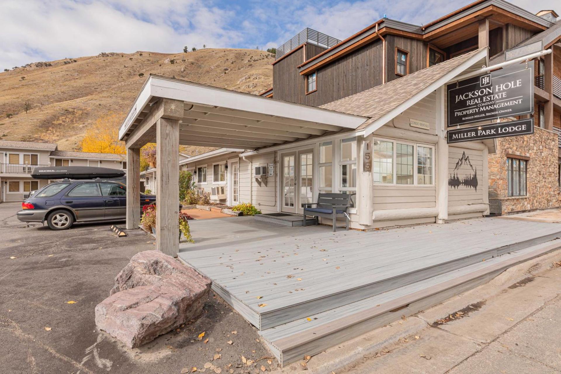 Miller Park Lodge photo 16