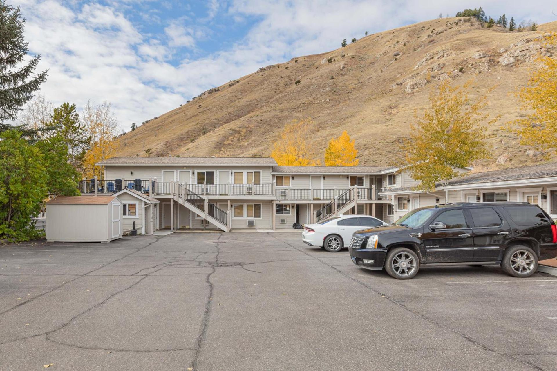 Miller Park Lodge photo 17