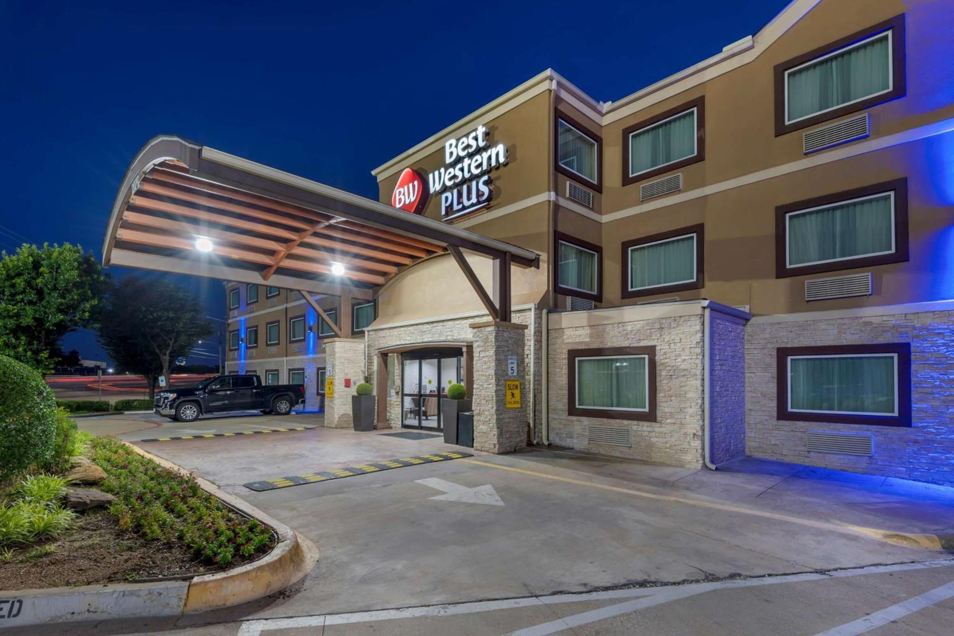 Best Western Plus Arlington North Hotel & Suites photo 7