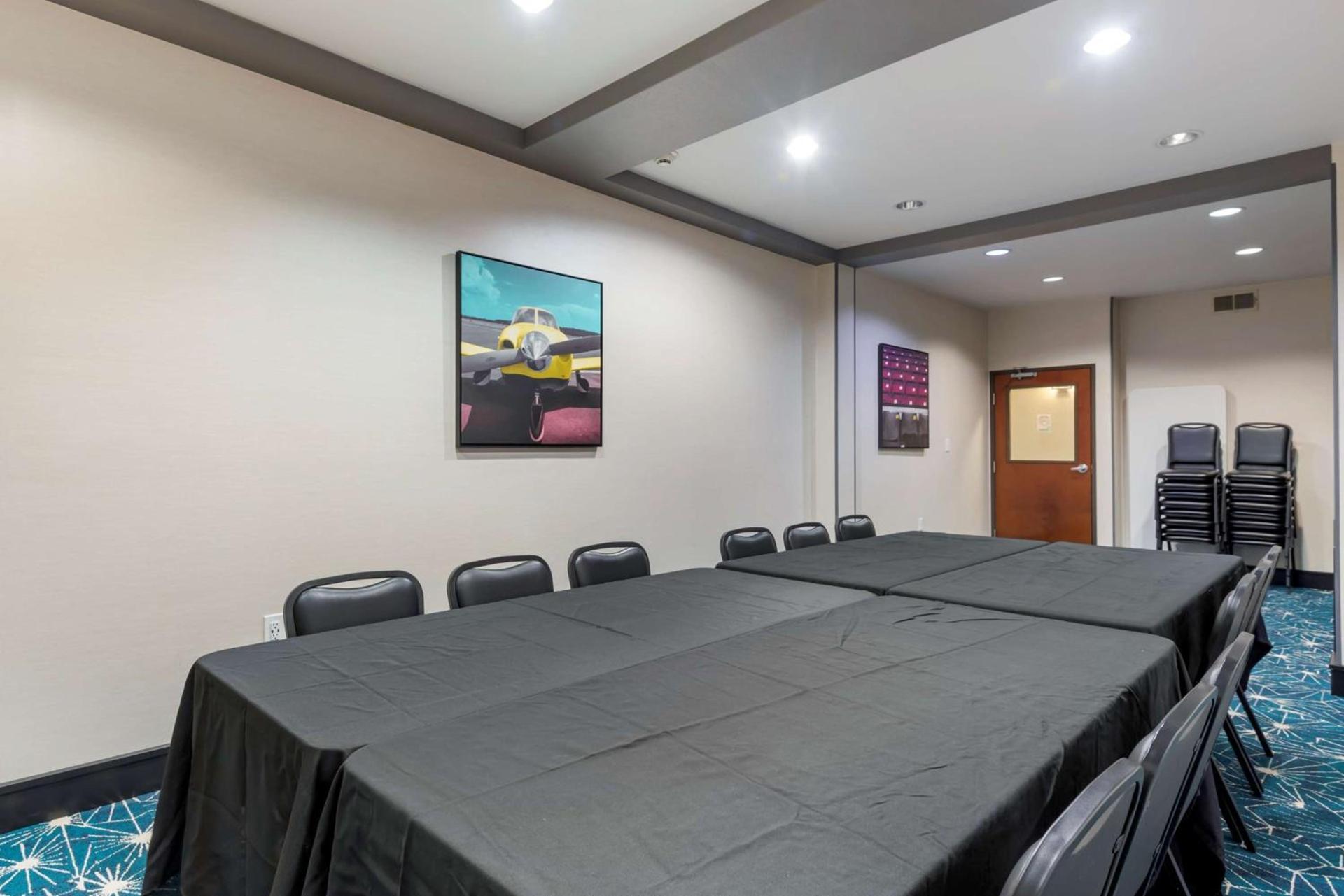 Best Western Plus Arlington North Hotel & Suites photo 32