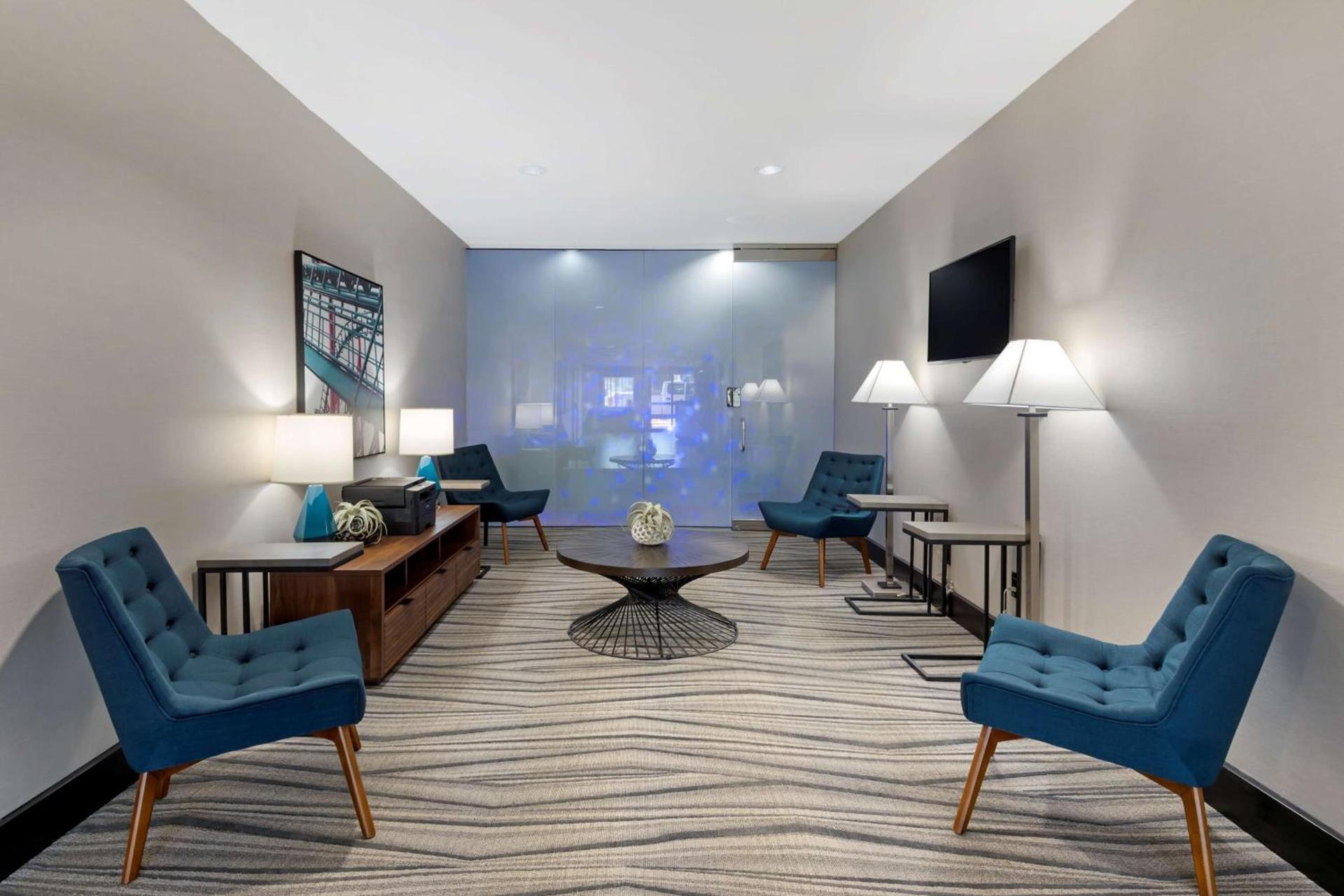 Best Western Plus Arlington North Hotel & Suites photo 31