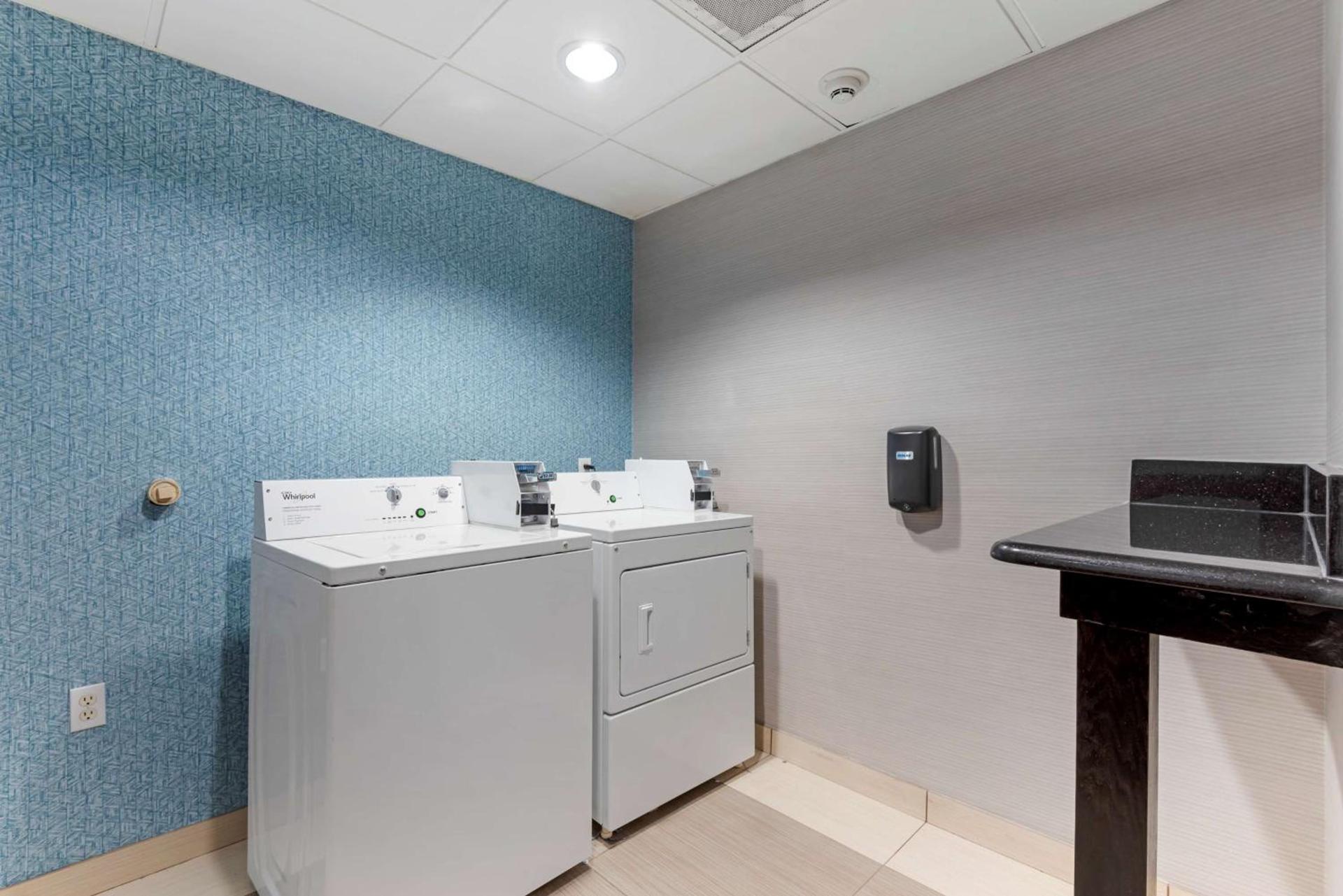 Best Western Plus Arlington North Hotel & Suites photo 30