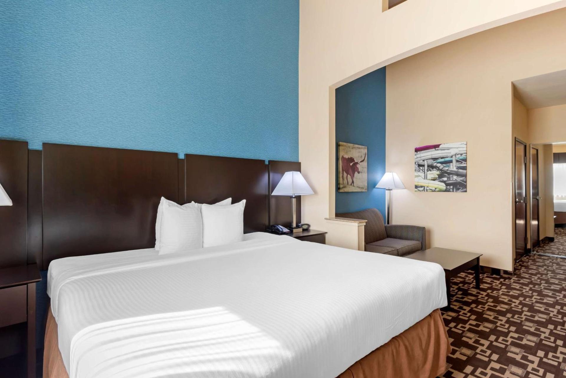 Best Western Plus Arlington North Hotel & Suites photo 17