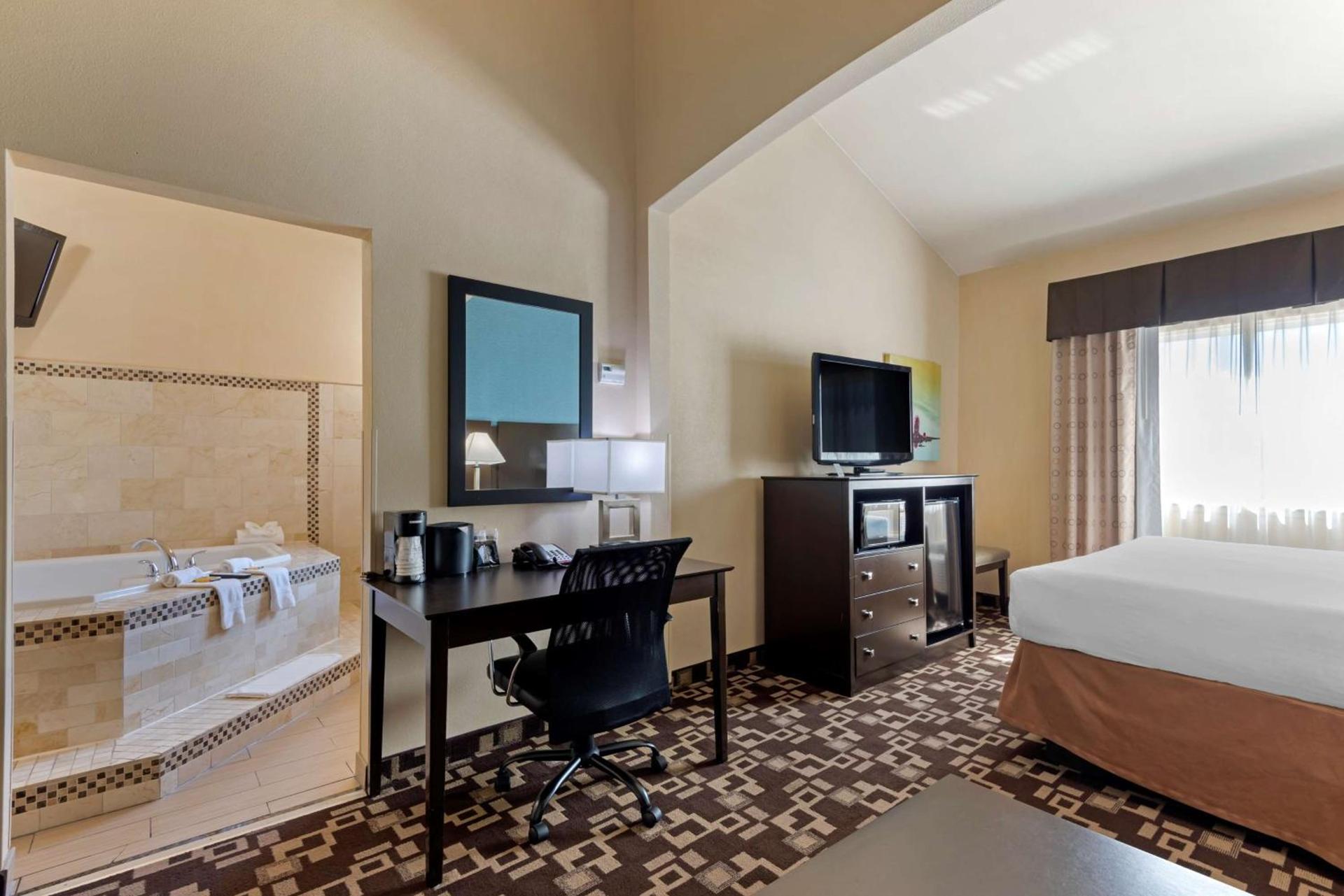 Best Western Plus Arlington North Hotel & Suites photo 3