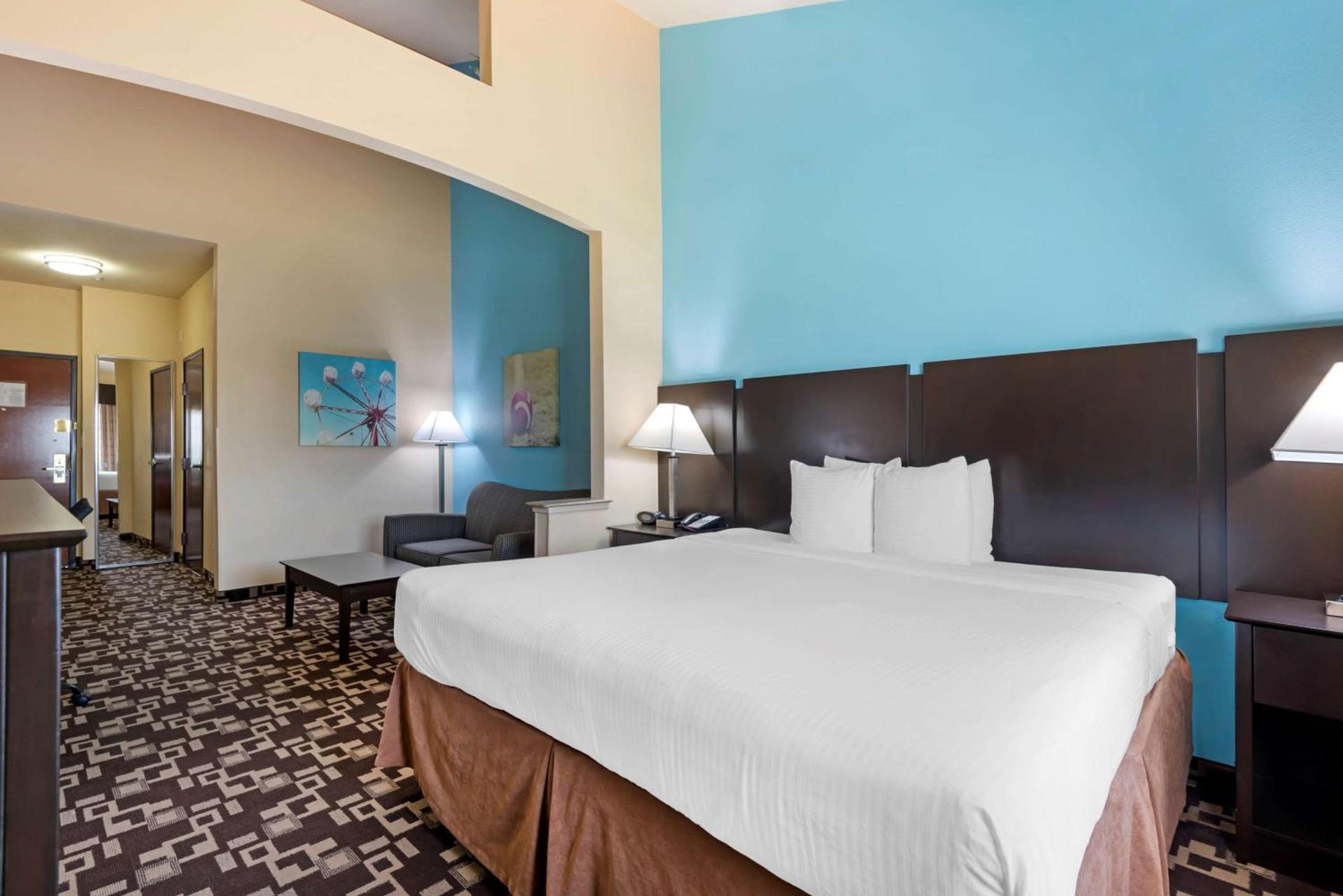 Best Western Plus Arlington North Hotel & Suites photo 9