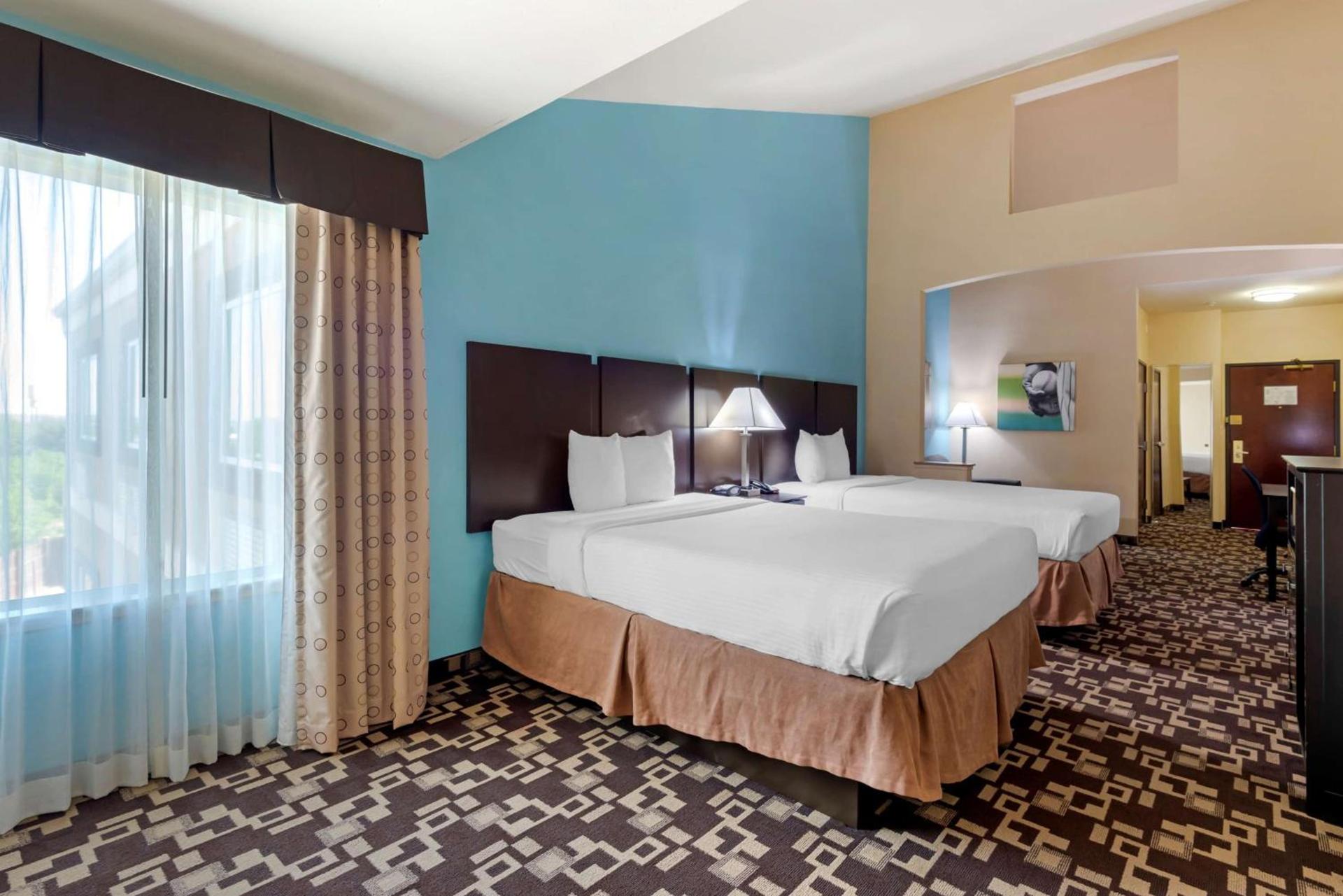 Best Western Plus Arlington North Hotel & Suites photo 25