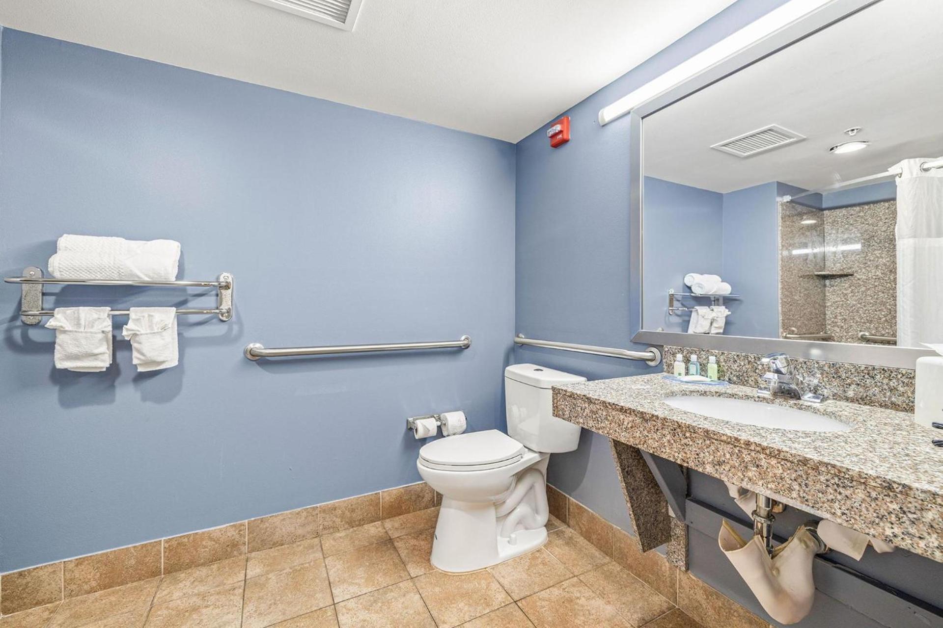 Quality Inn & Suites Tampa near Fairgrounds and Casino photo 57