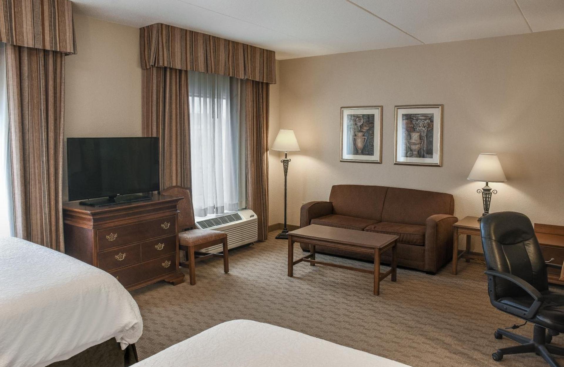 Hampton Inn & Suites Youngstown-Canfield photo 29