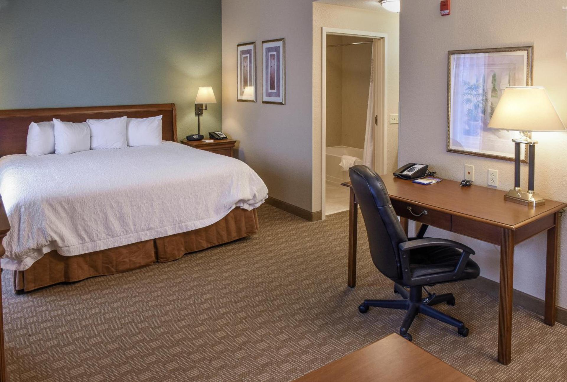 Hampton Inn & Suites Youngstown-Canfield photo 34