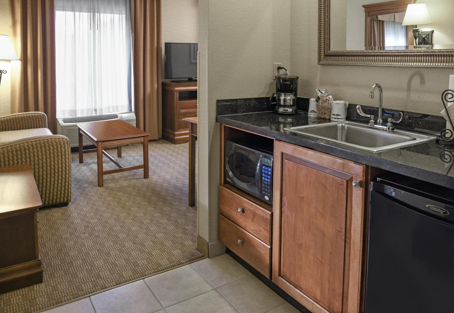Hampton Inn & Suites Youngstown-Canfield photo 36