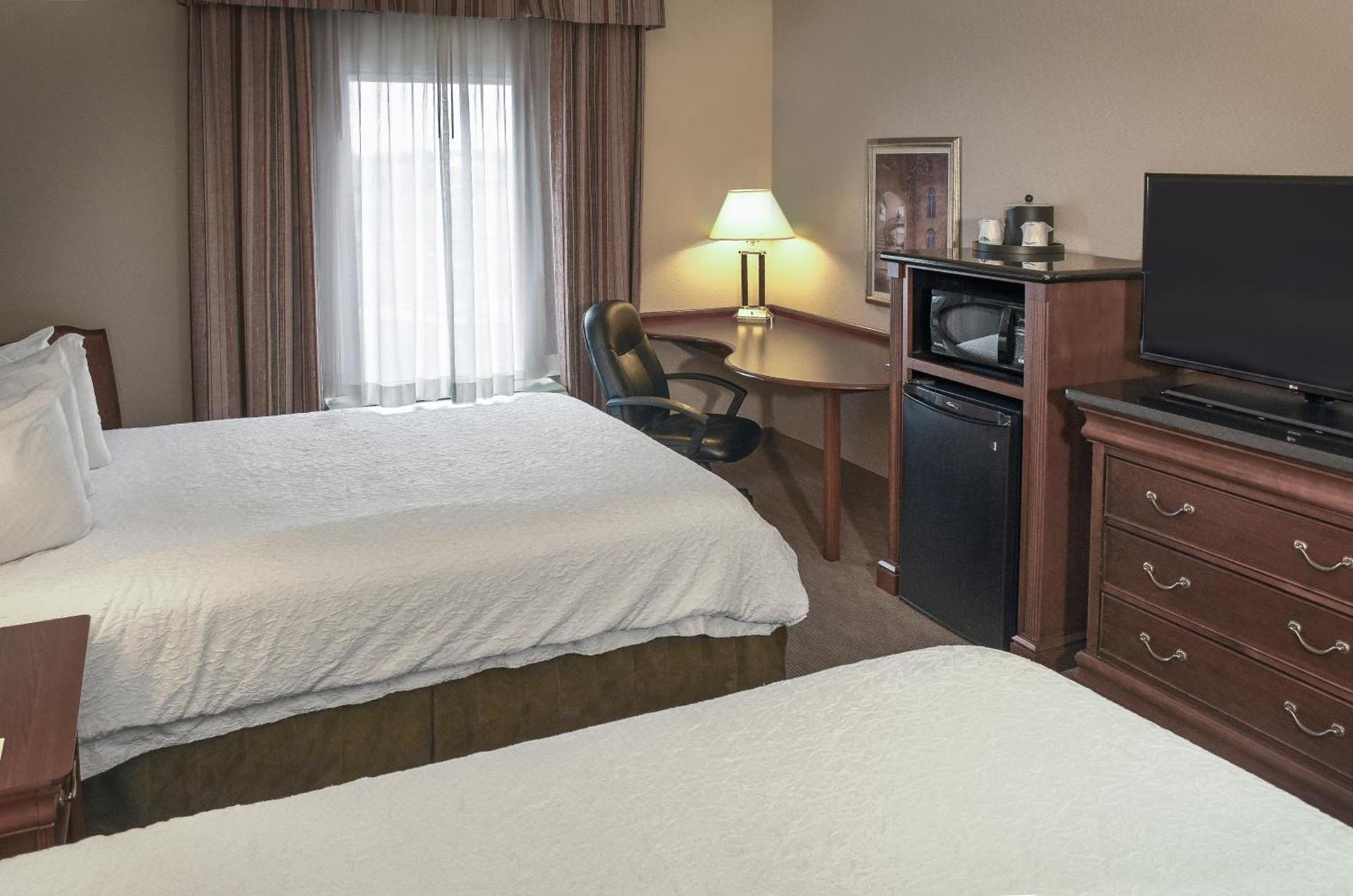 Hampton Inn & Suites Youngstown-Canfield photo 38