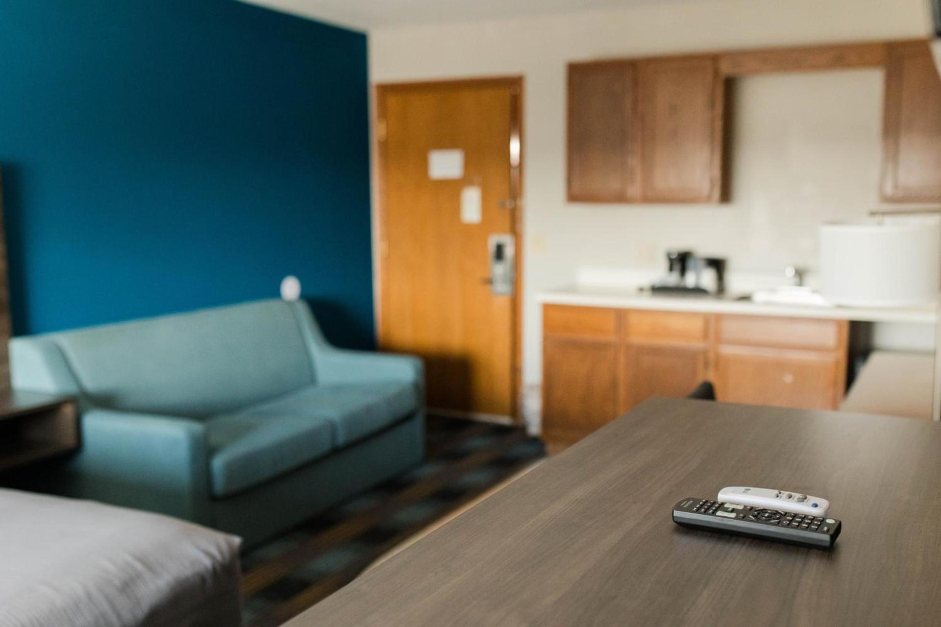 Travelodge by Wyndham Escanaba photo 29