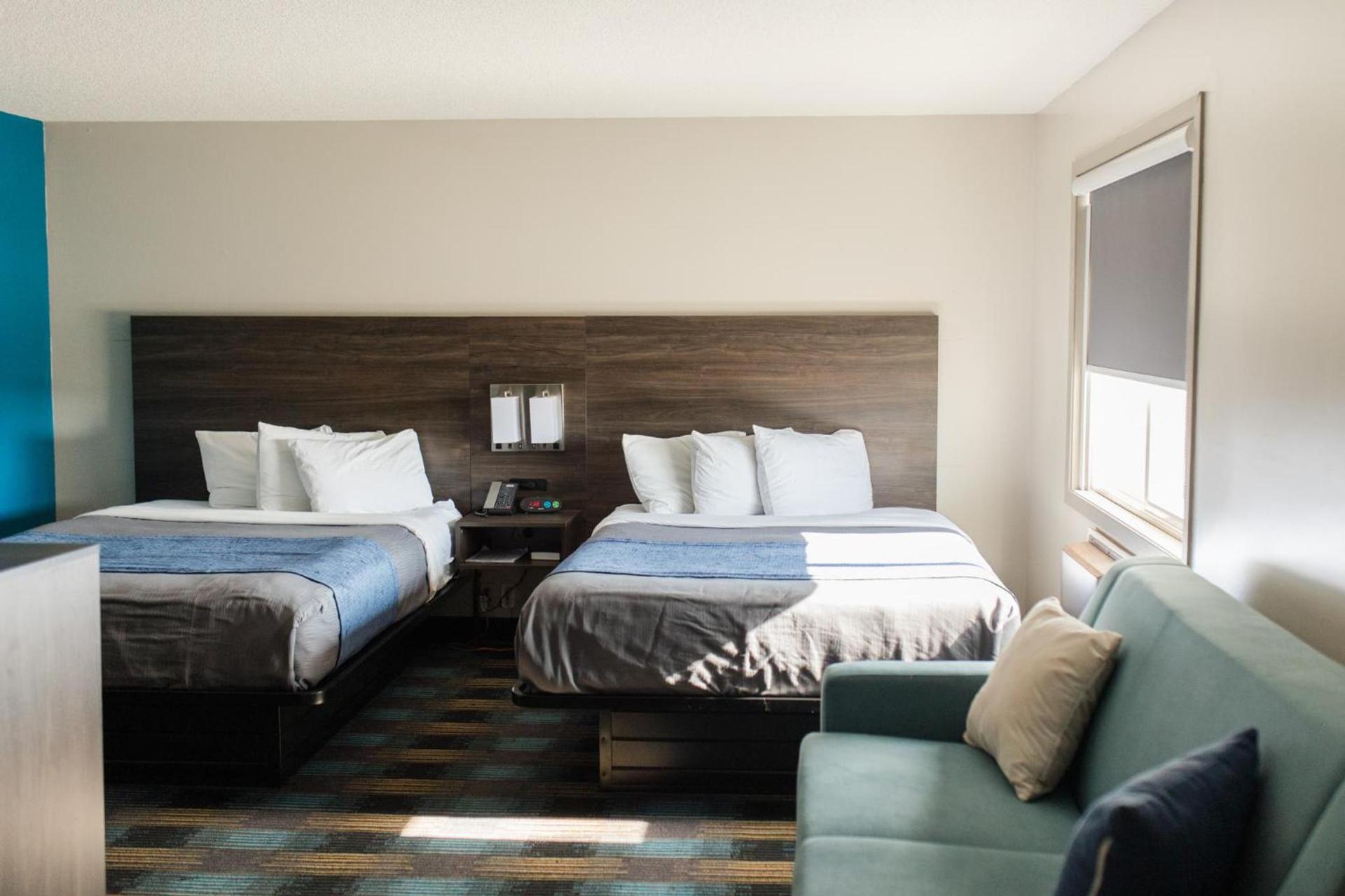 Travelodge by Wyndham Escanaba photo 34