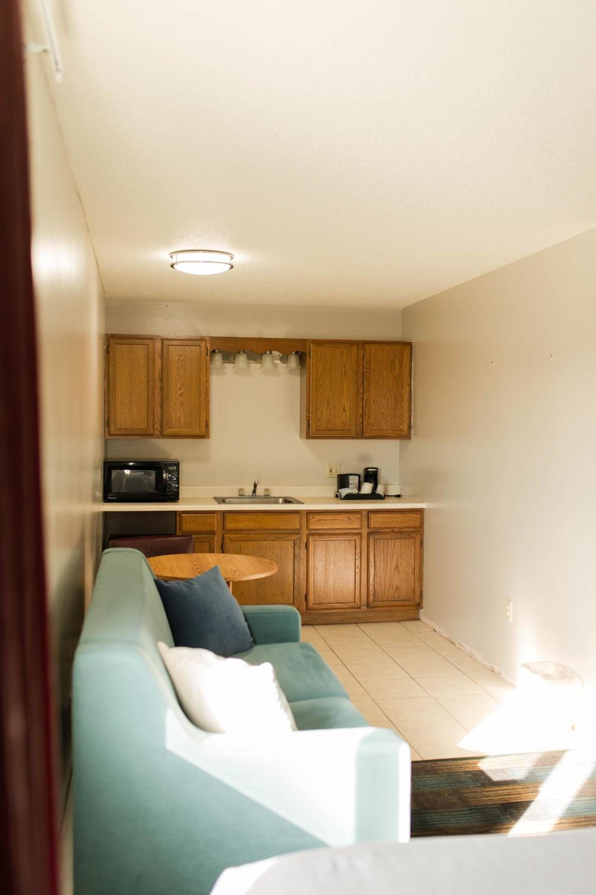 Travelodge by Wyndham Escanaba photo 36
