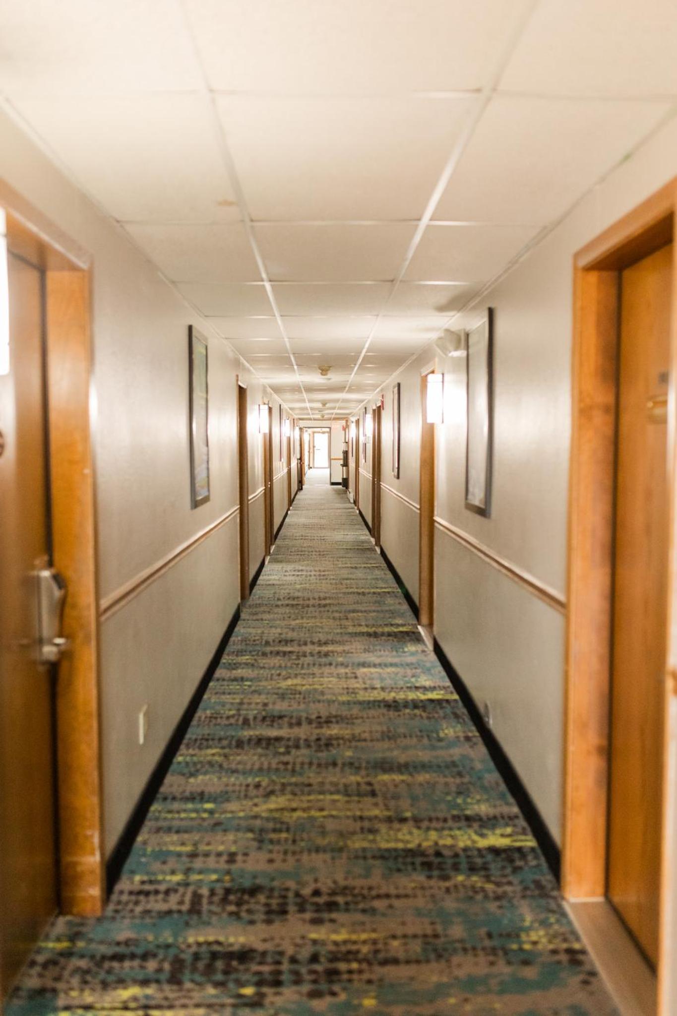 Travelodge by Wyndham Escanaba photo 37