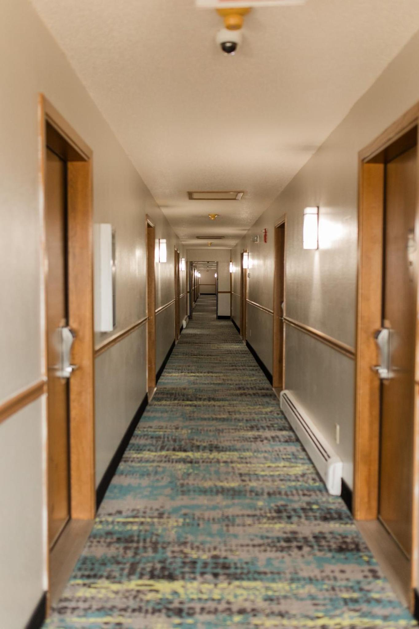 Travelodge by Wyndham Escanaba photo 40