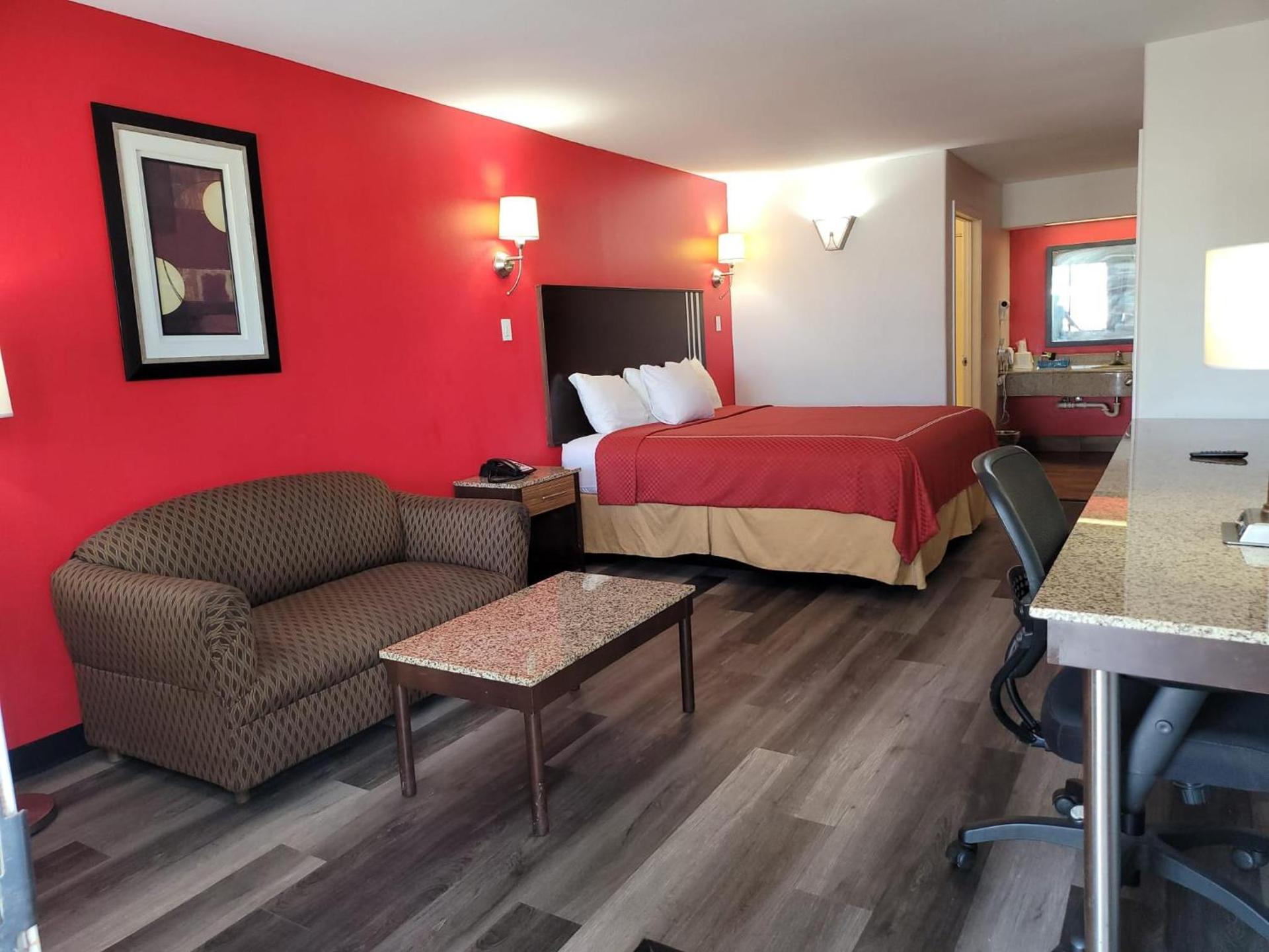 Texas Inn and Suites Raymondville photo 71