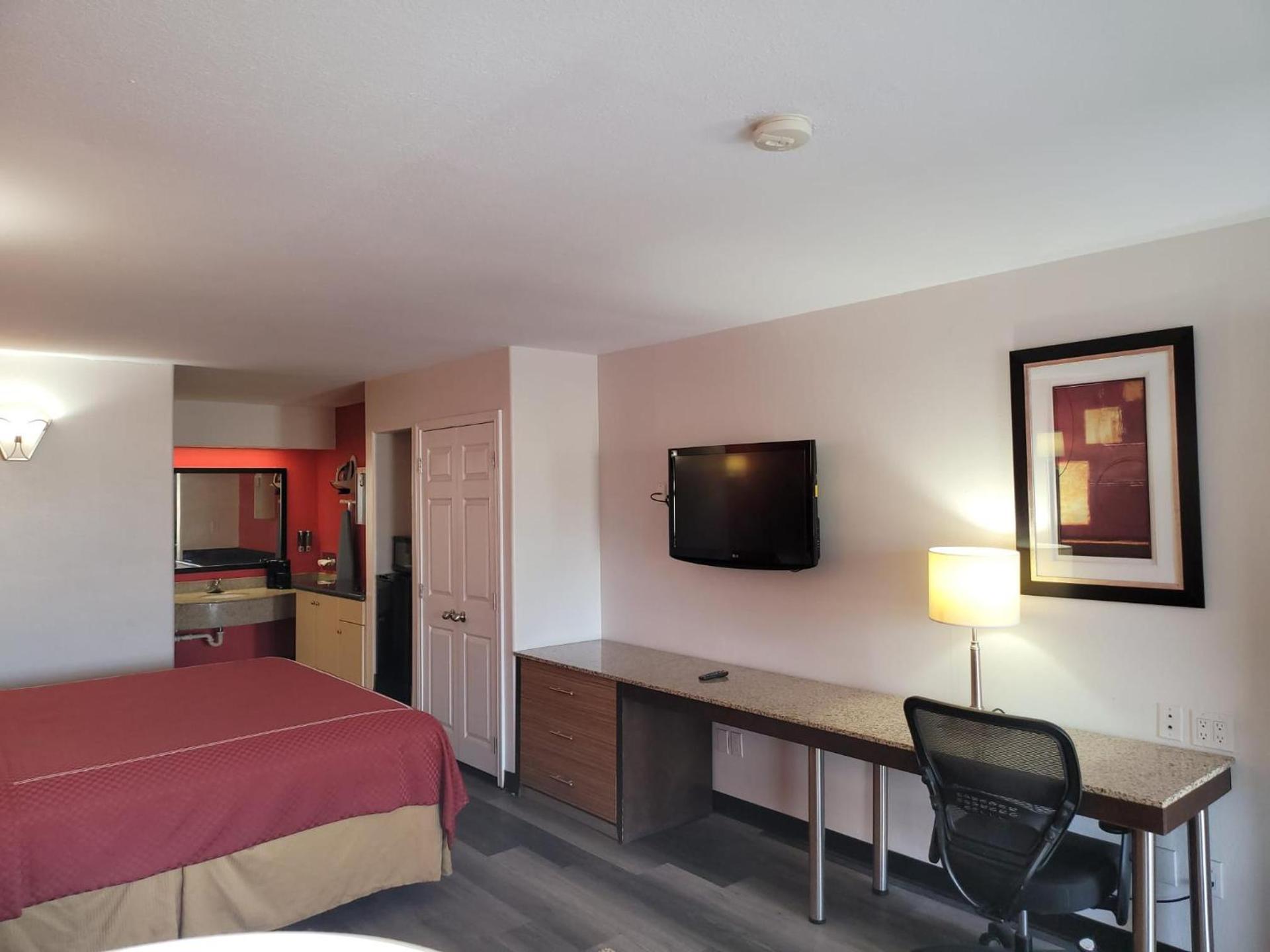 Texas Inn and Suites Raymondville photo 72