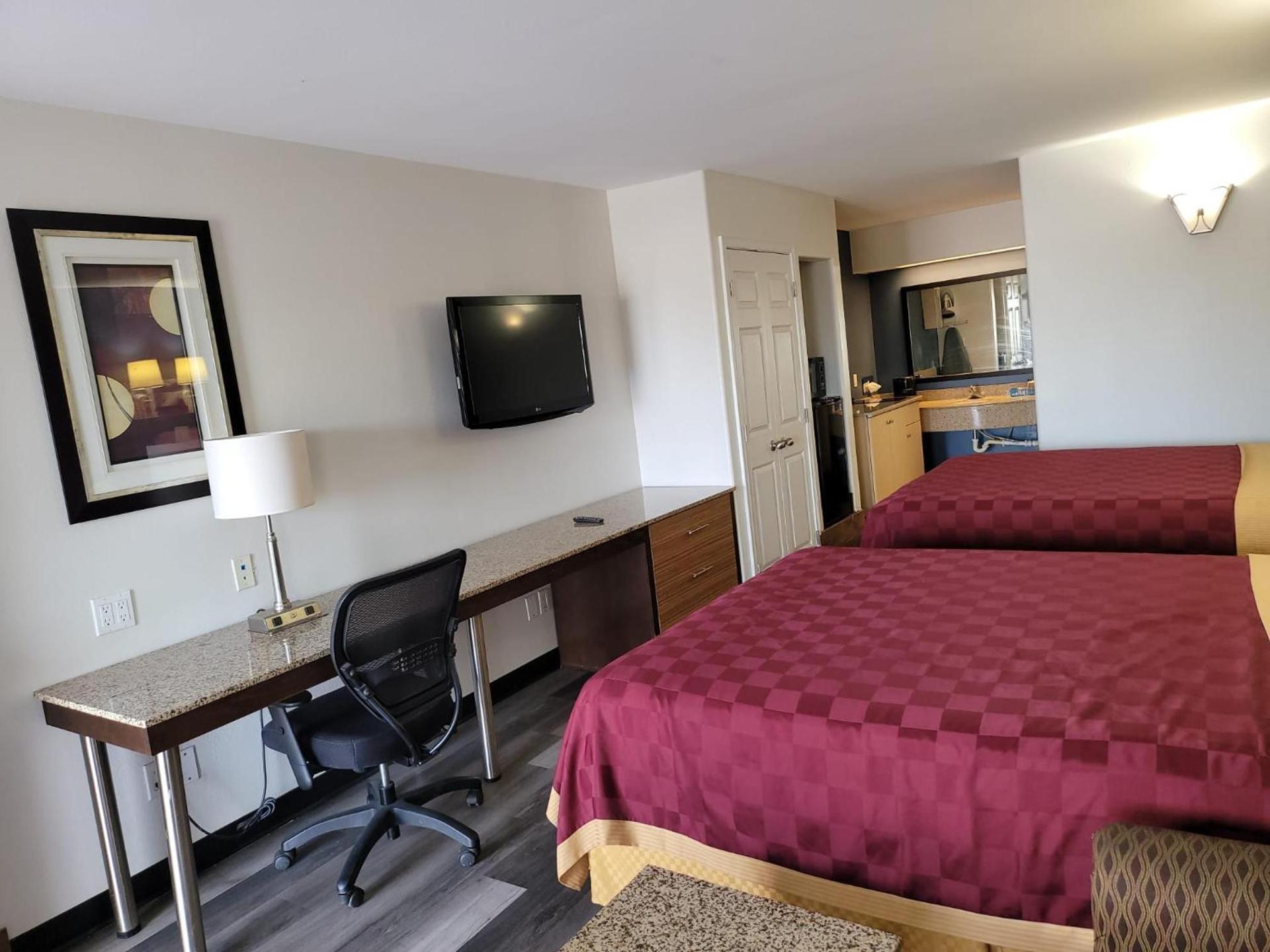 Texas Inn and Suites Raymondville photo 76