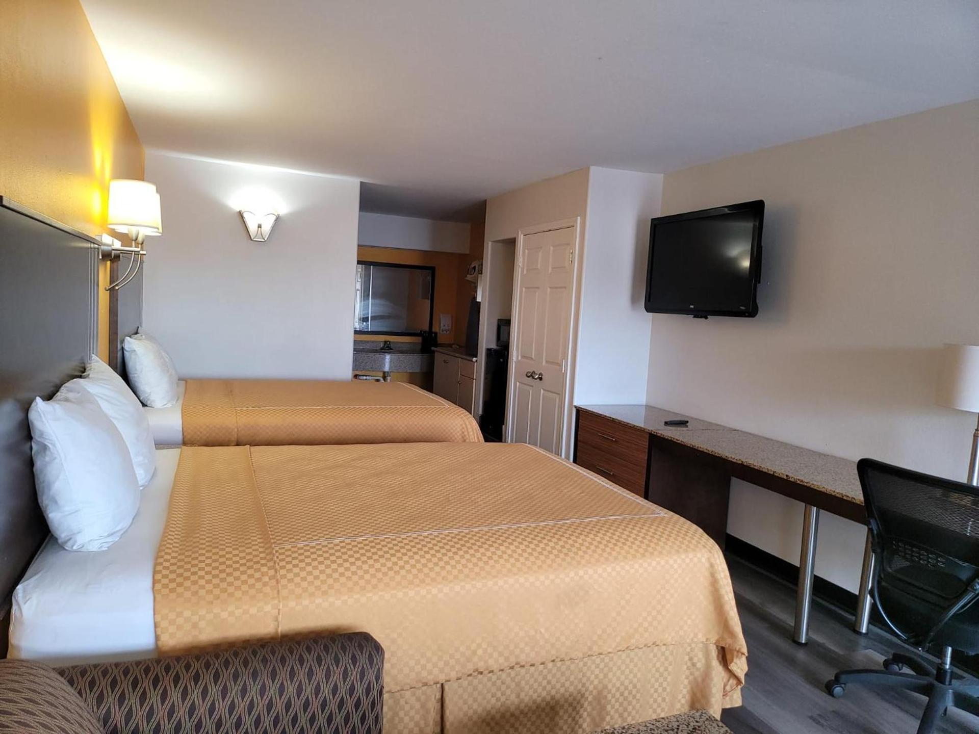 Texas Inn and Suites Raymondville photo 80