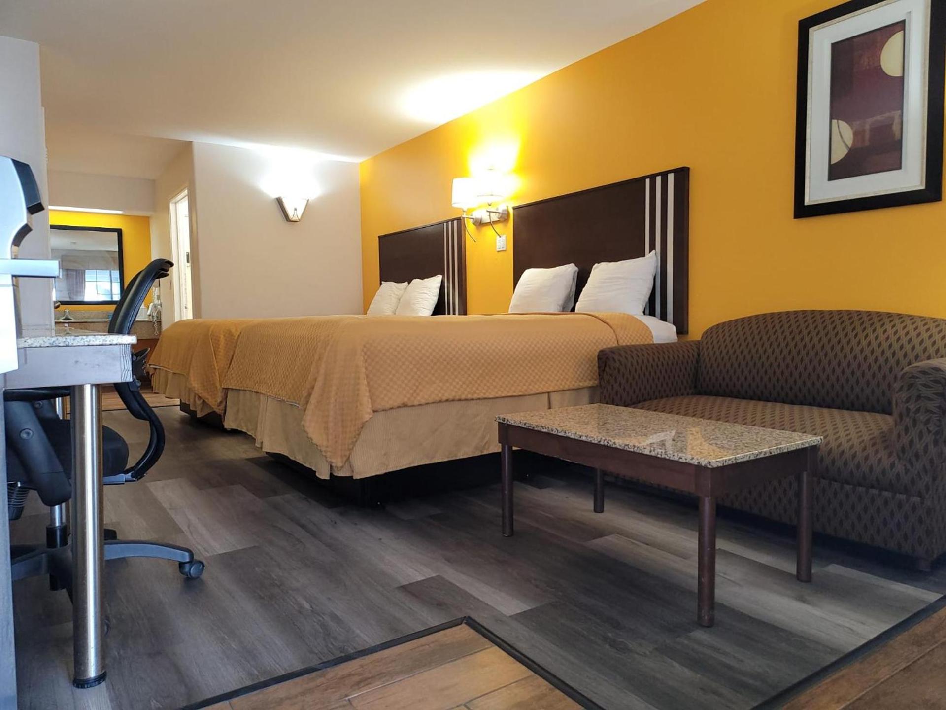 Texas Inn and Suites Raymondville photo 83