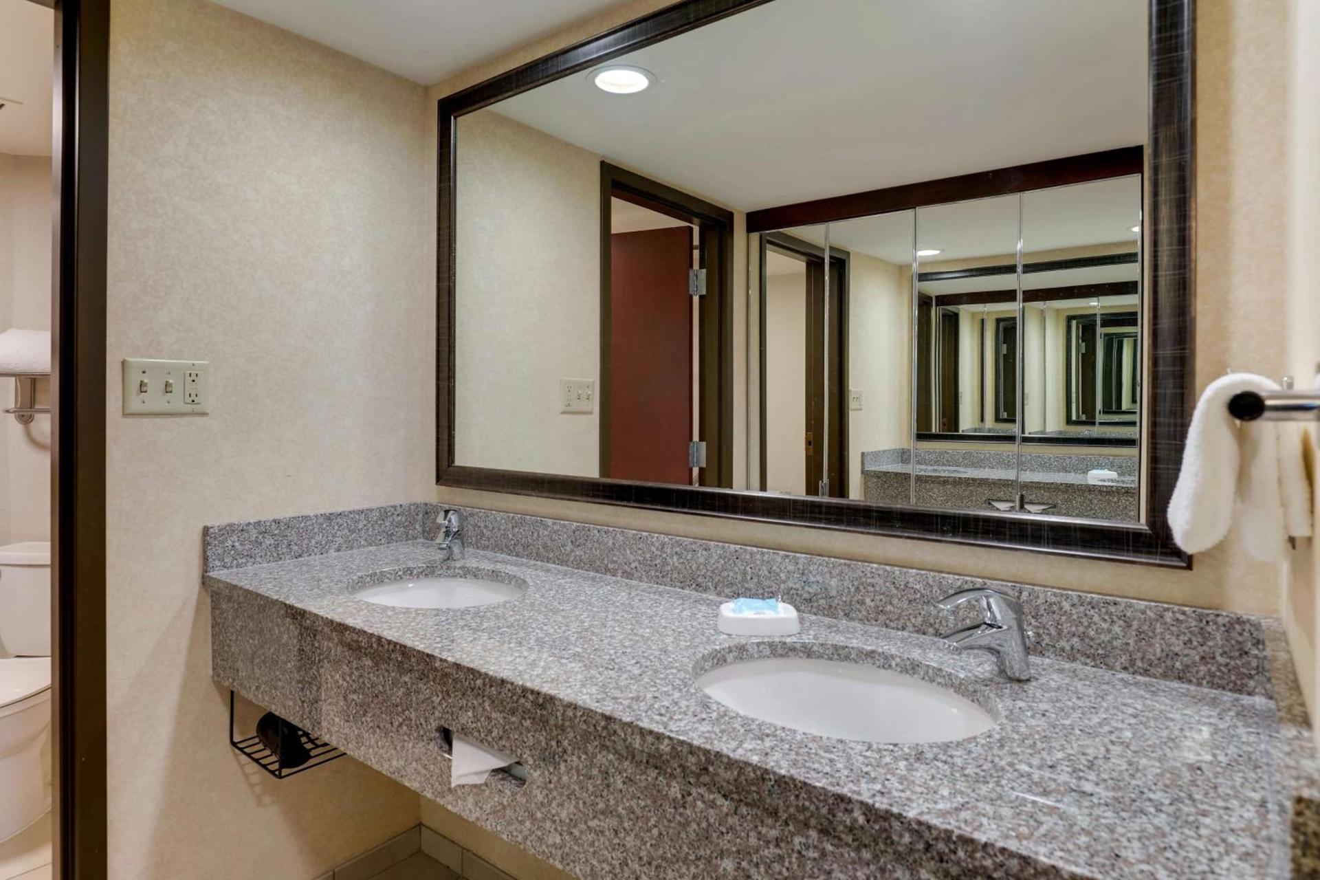 Drury Inn & Suites Atlanta Marietta photo 35