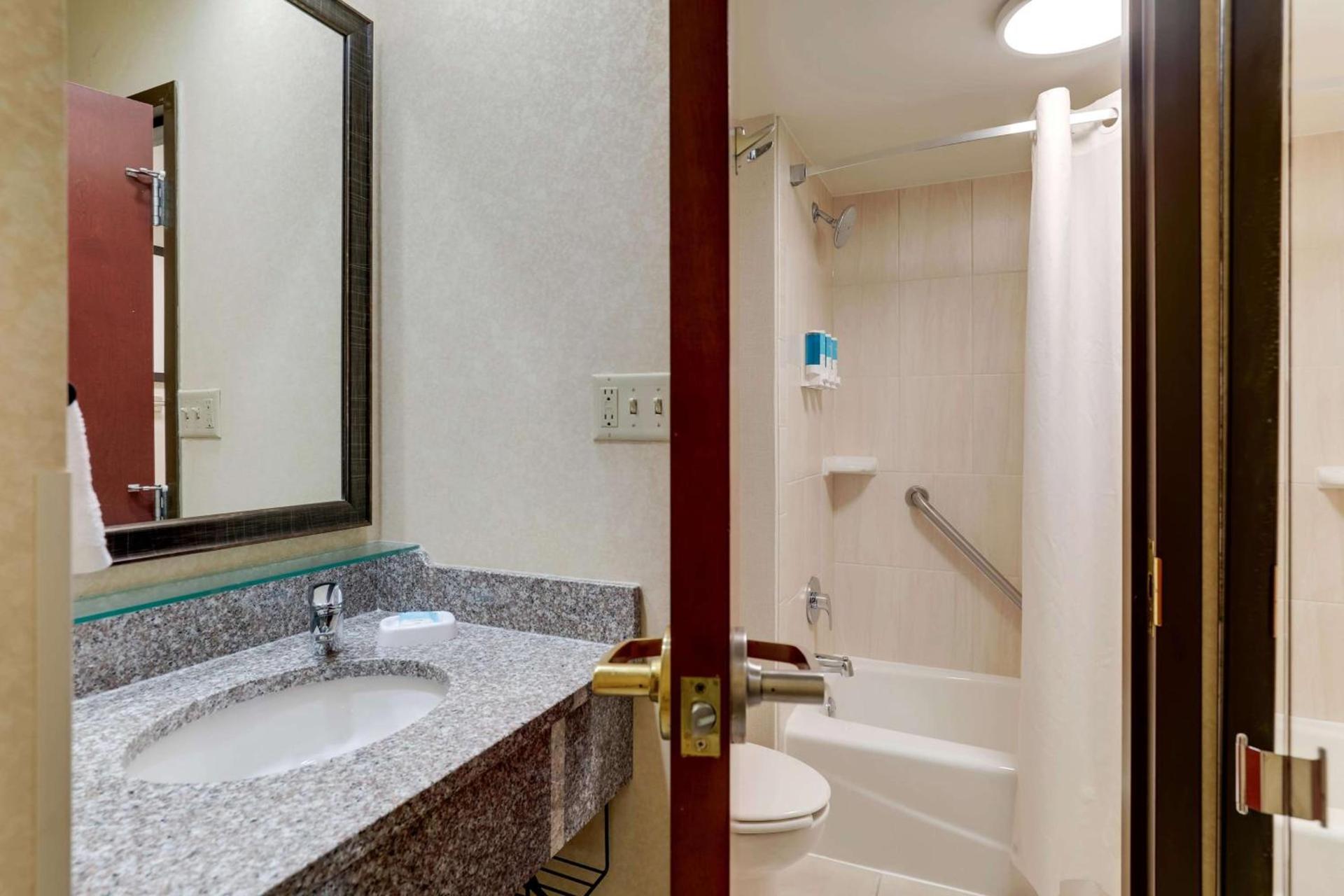Drury Inn & Suites Atlanta Marietta photo 36