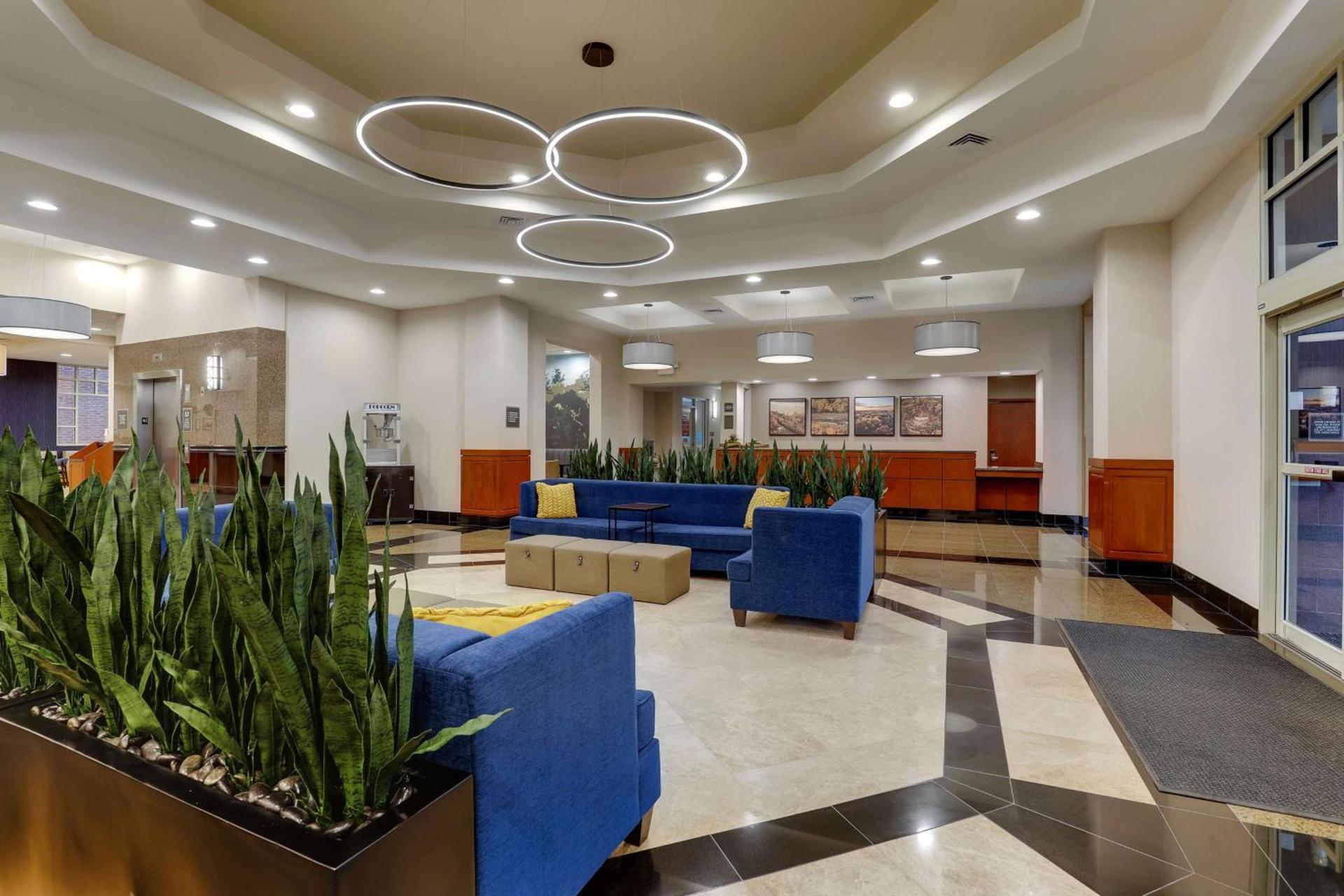 Drury Inn & Suites St. Louis Arnold photo 6