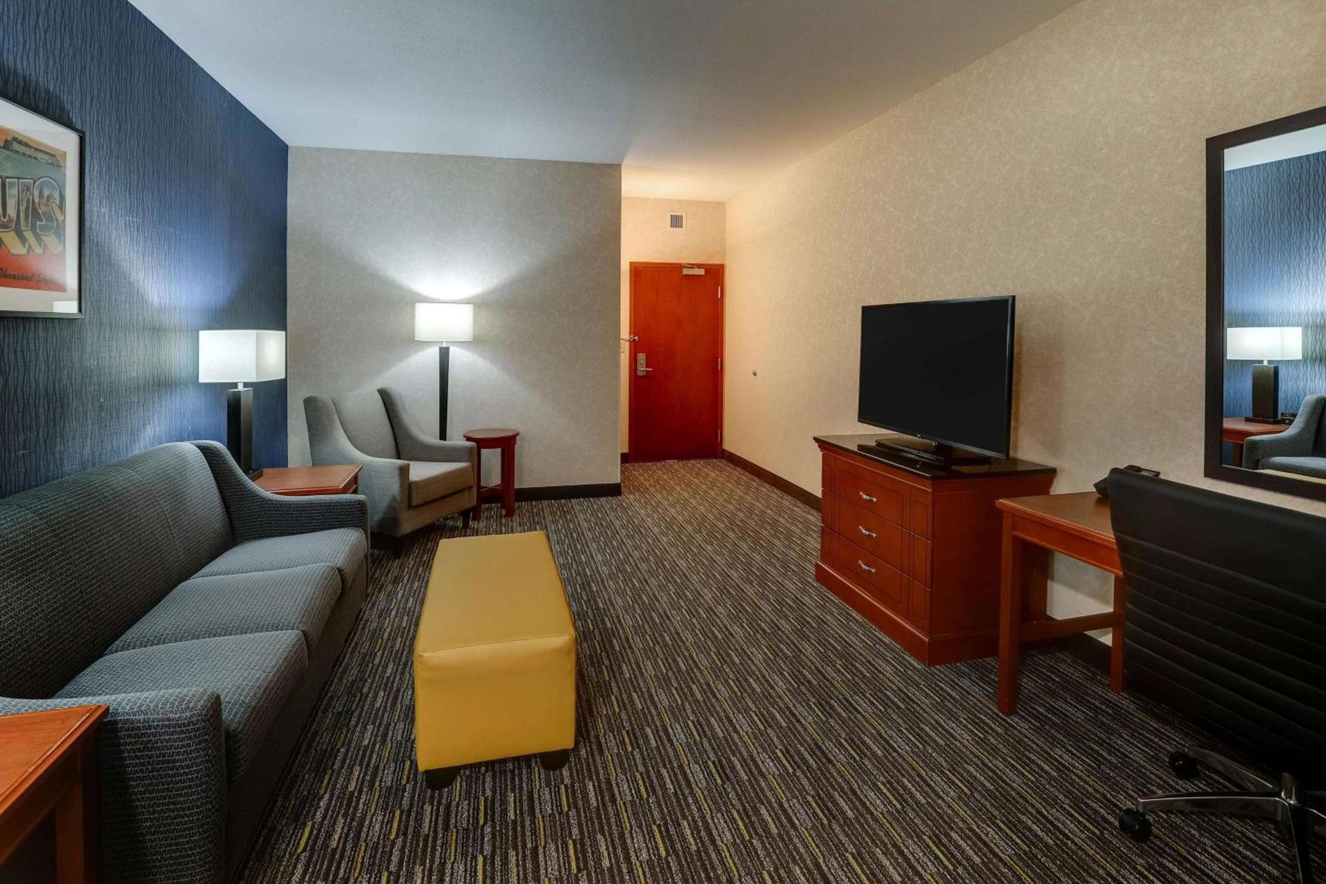Drury Inn & Suites St. Louis Arnold photo 12