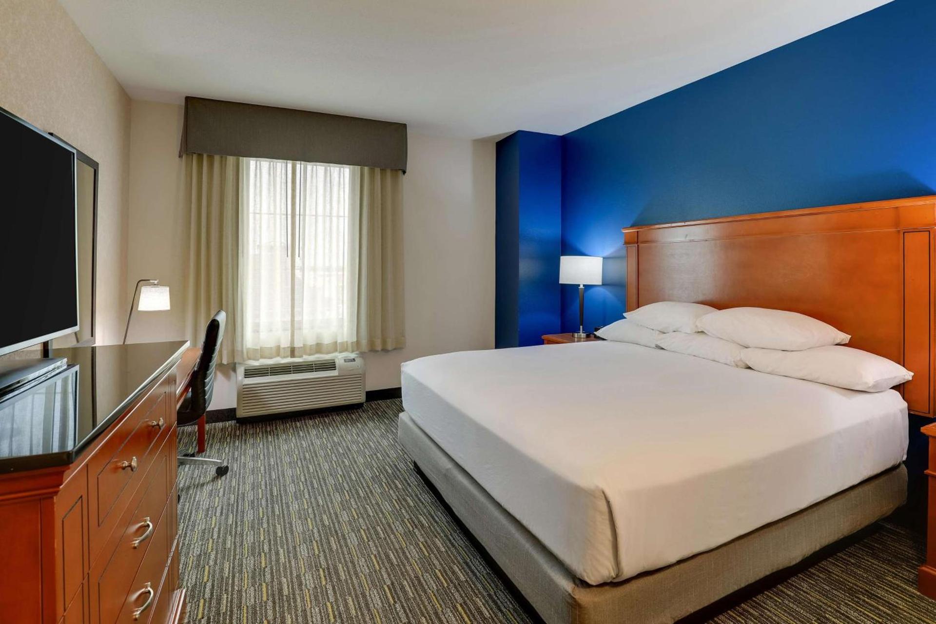 Drury Inn & Suites St. Louis Arnold photo 13