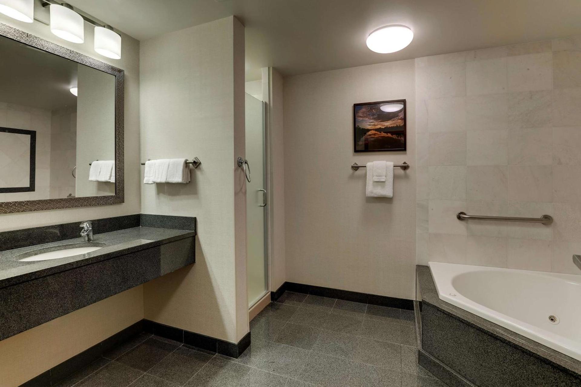 Drury Inn & Suites St. Louis Arnold photo 18