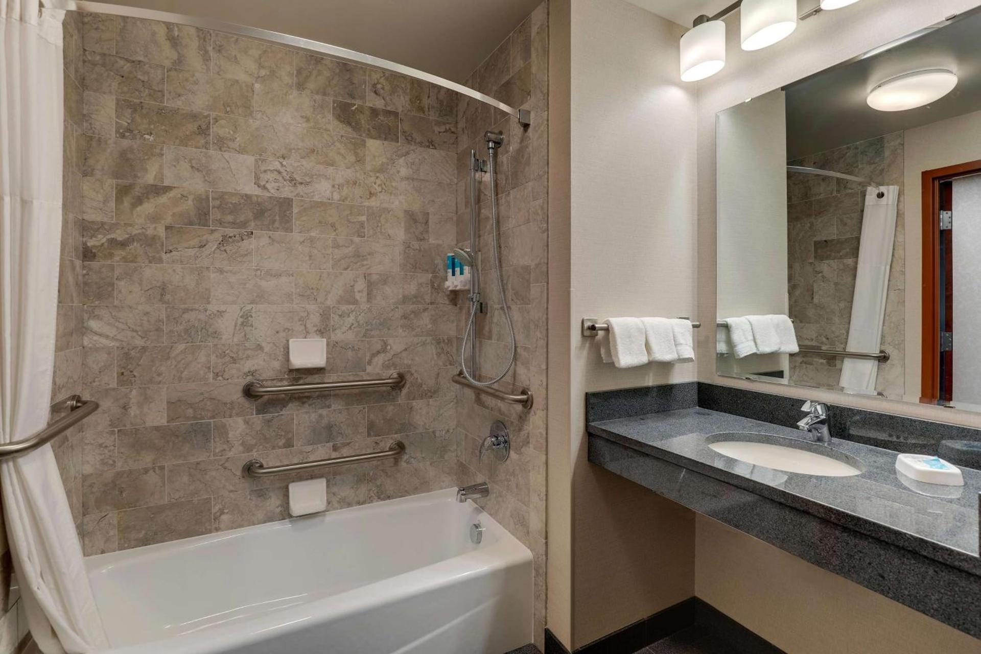Drury Inn & Suites St. Louis Arnold photo 30