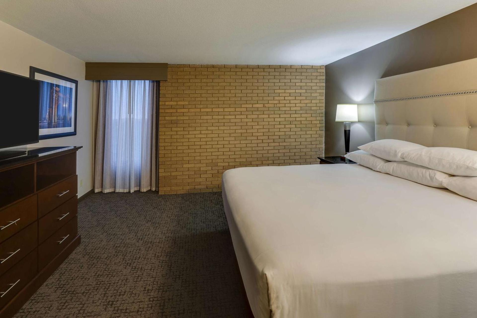Drury Inn & Suites Columbus Dublin photo 16