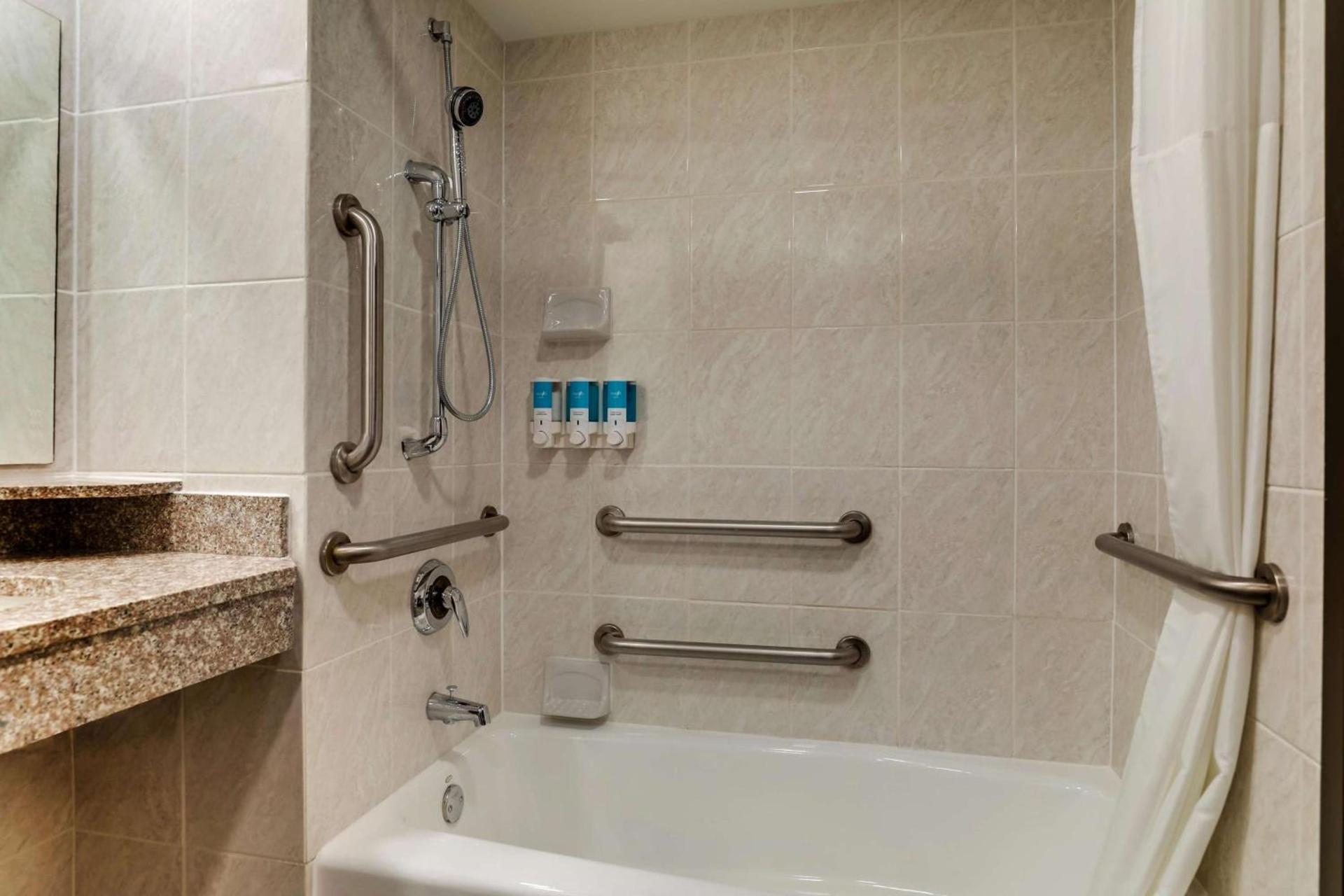 Drury Inn & Suites Columbus Dublin photo 25