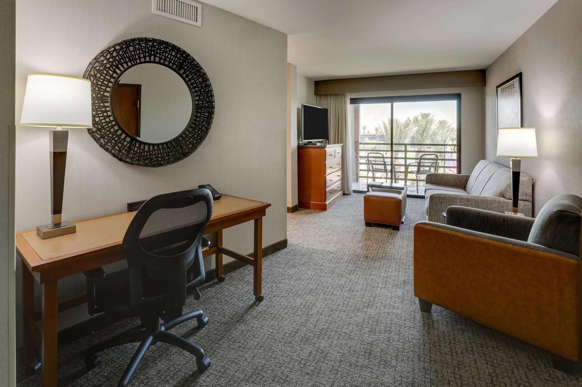 Drury Inn & Suites Phoenix Airport photo 10