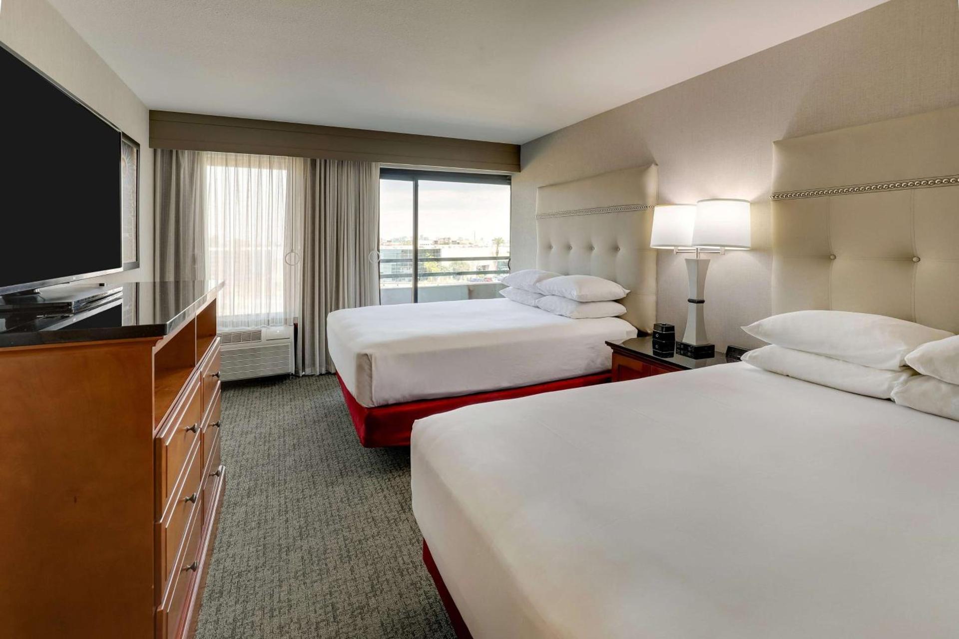 Drury Inn & Suites Phoenix Airport photo 20